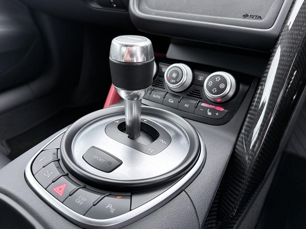 Audi R8 view 36