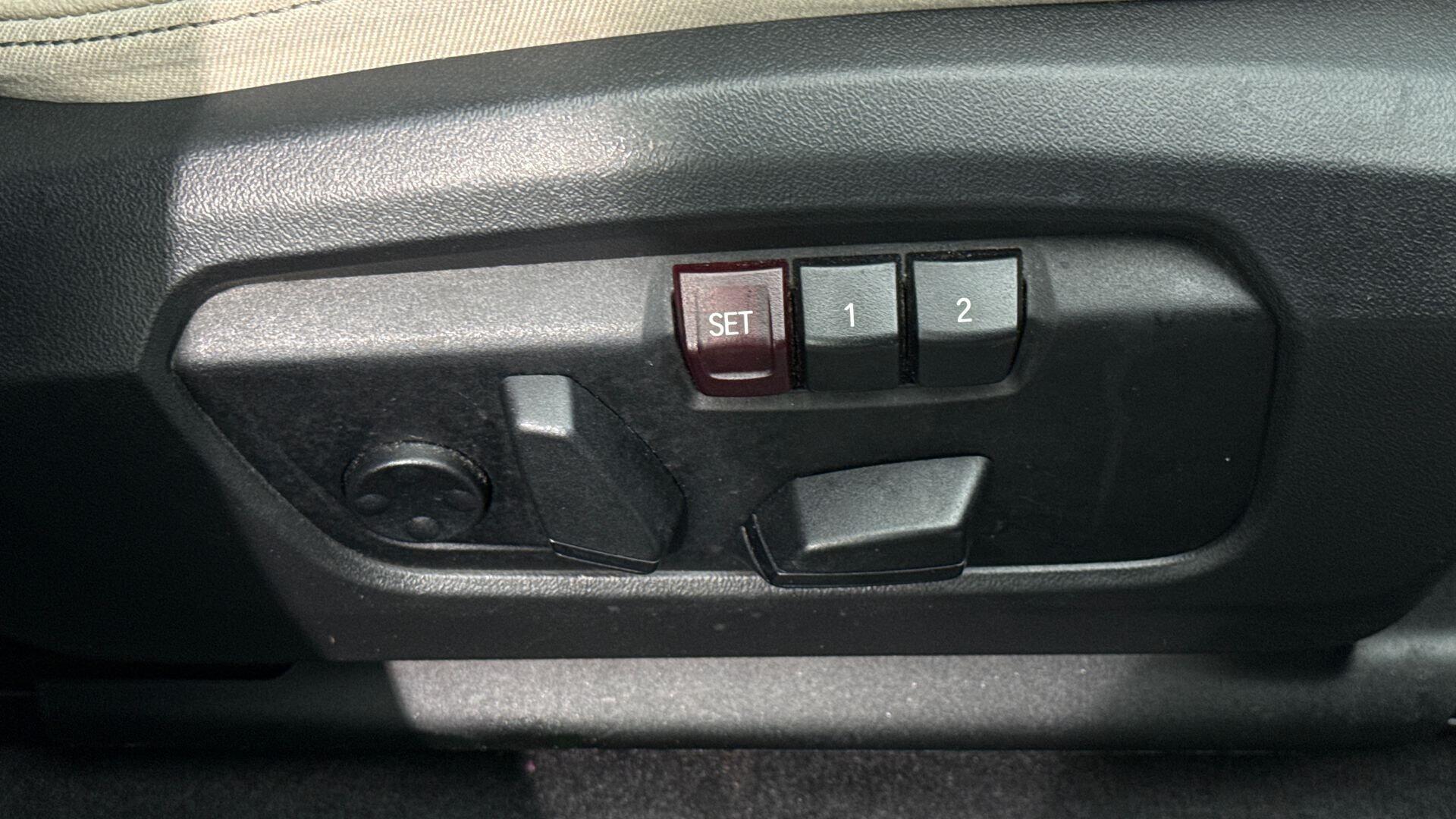 BMW Ix1 view 29