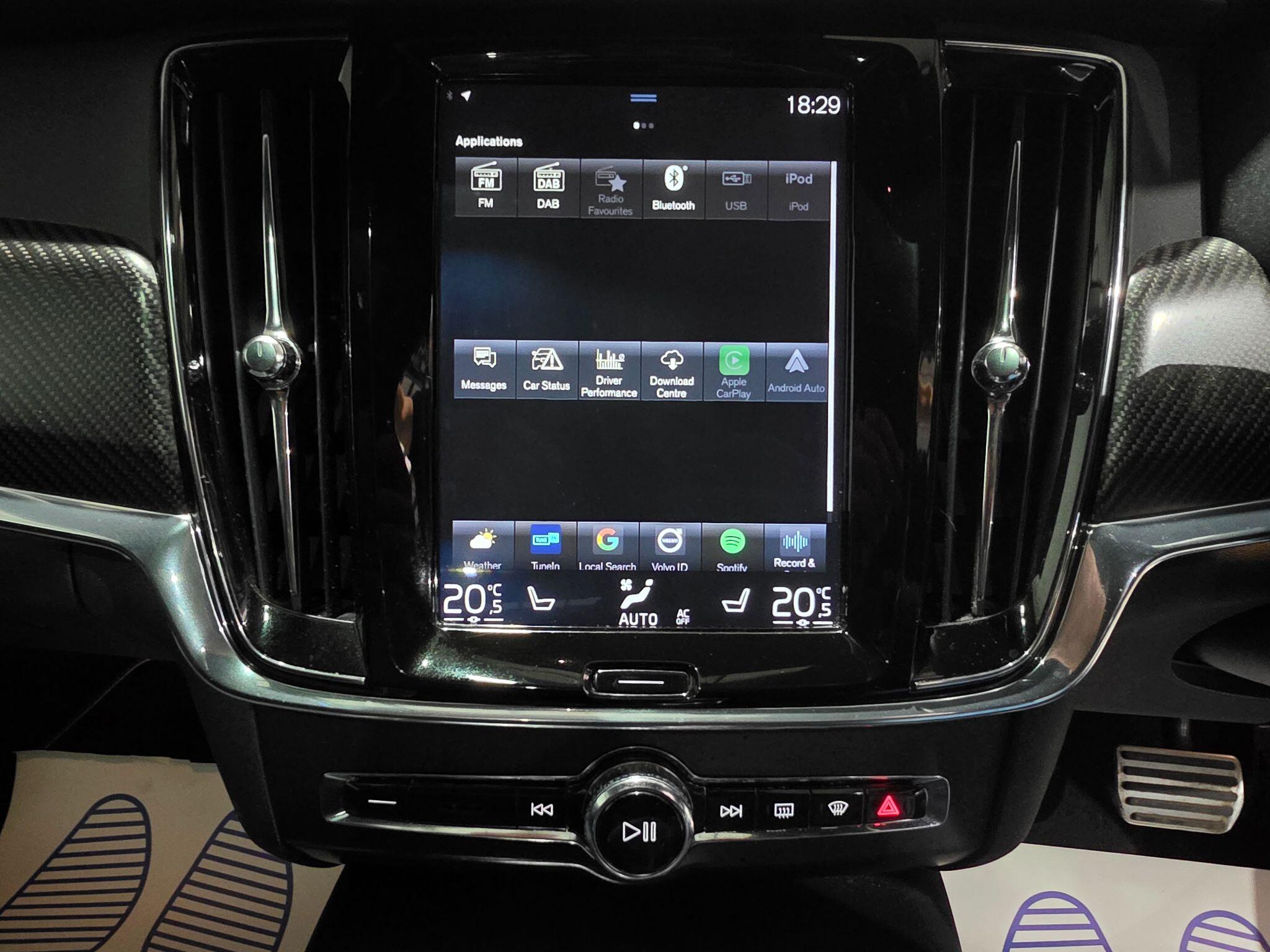 Volvo S90 view 10