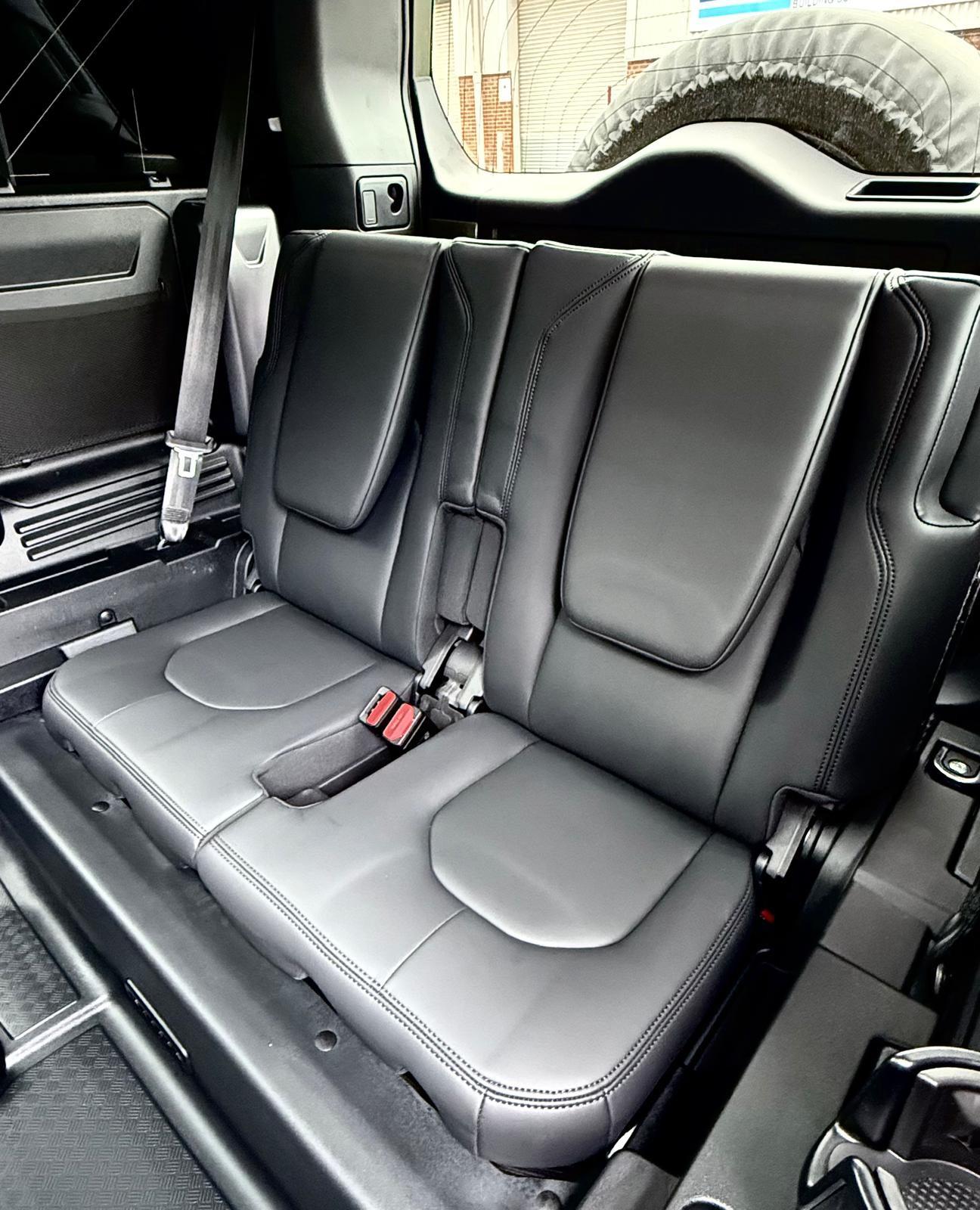 Land Rover Defender view 27