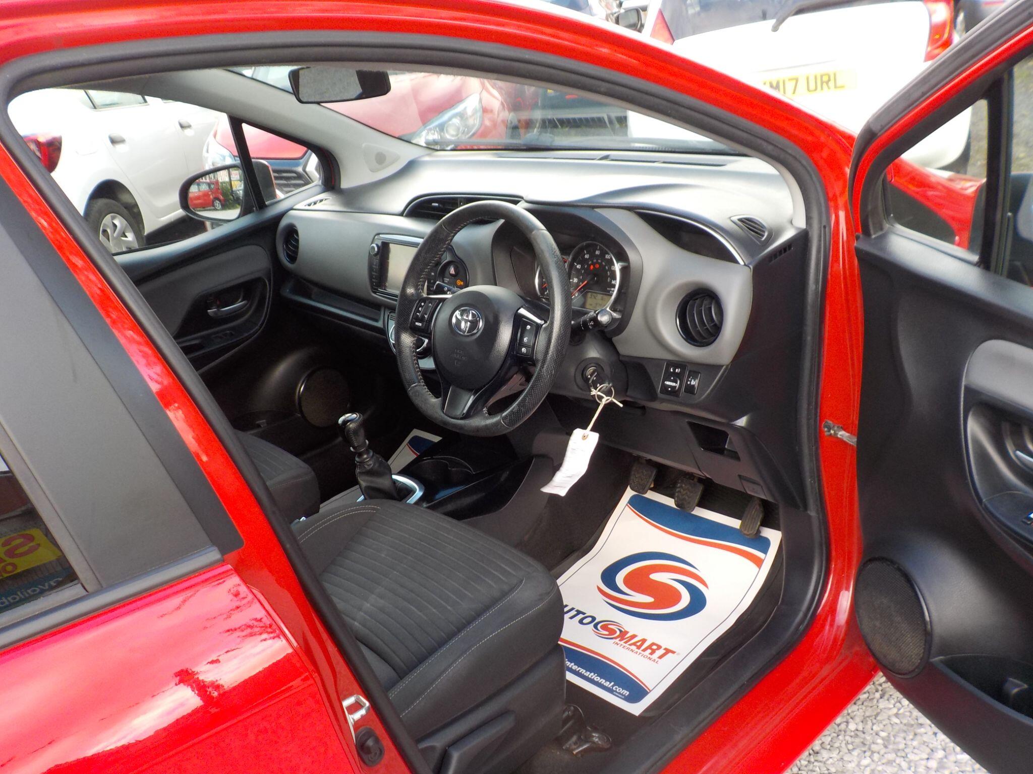 Toyota Yaris 1.33 Dual VVT-i Design Euro 6 5dr