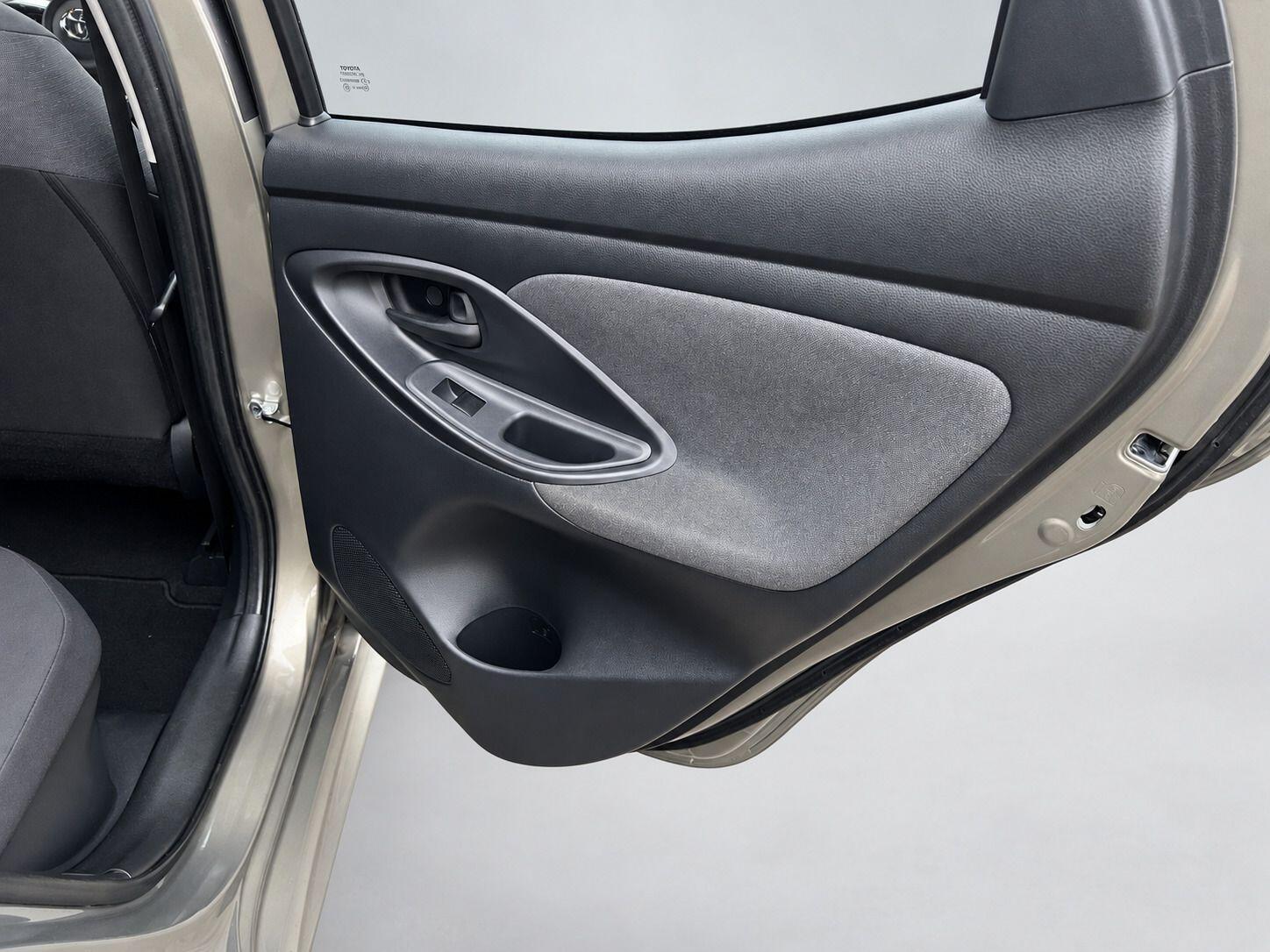 Toyota Yaris view 27