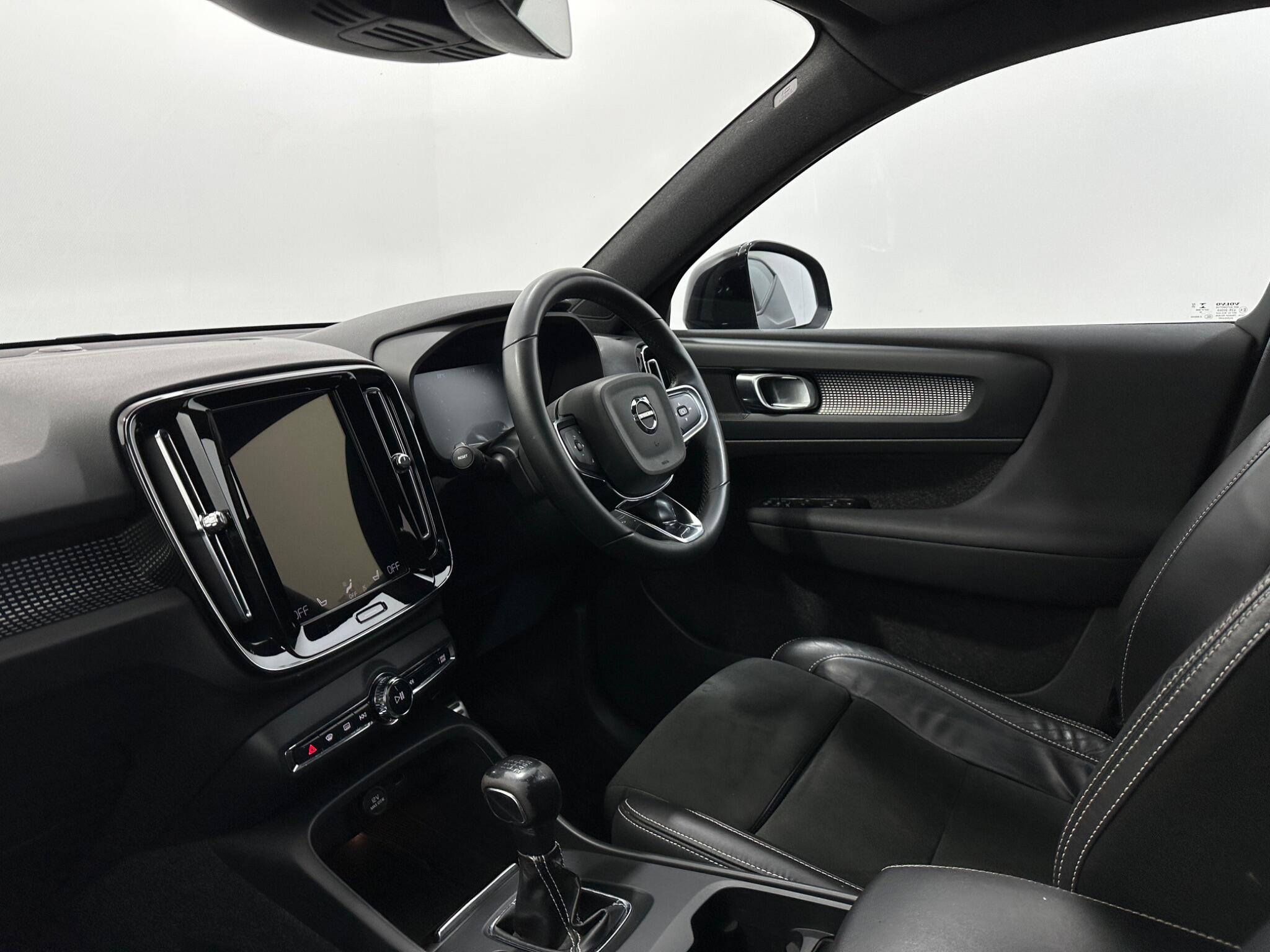 Volvo XC40 view 28