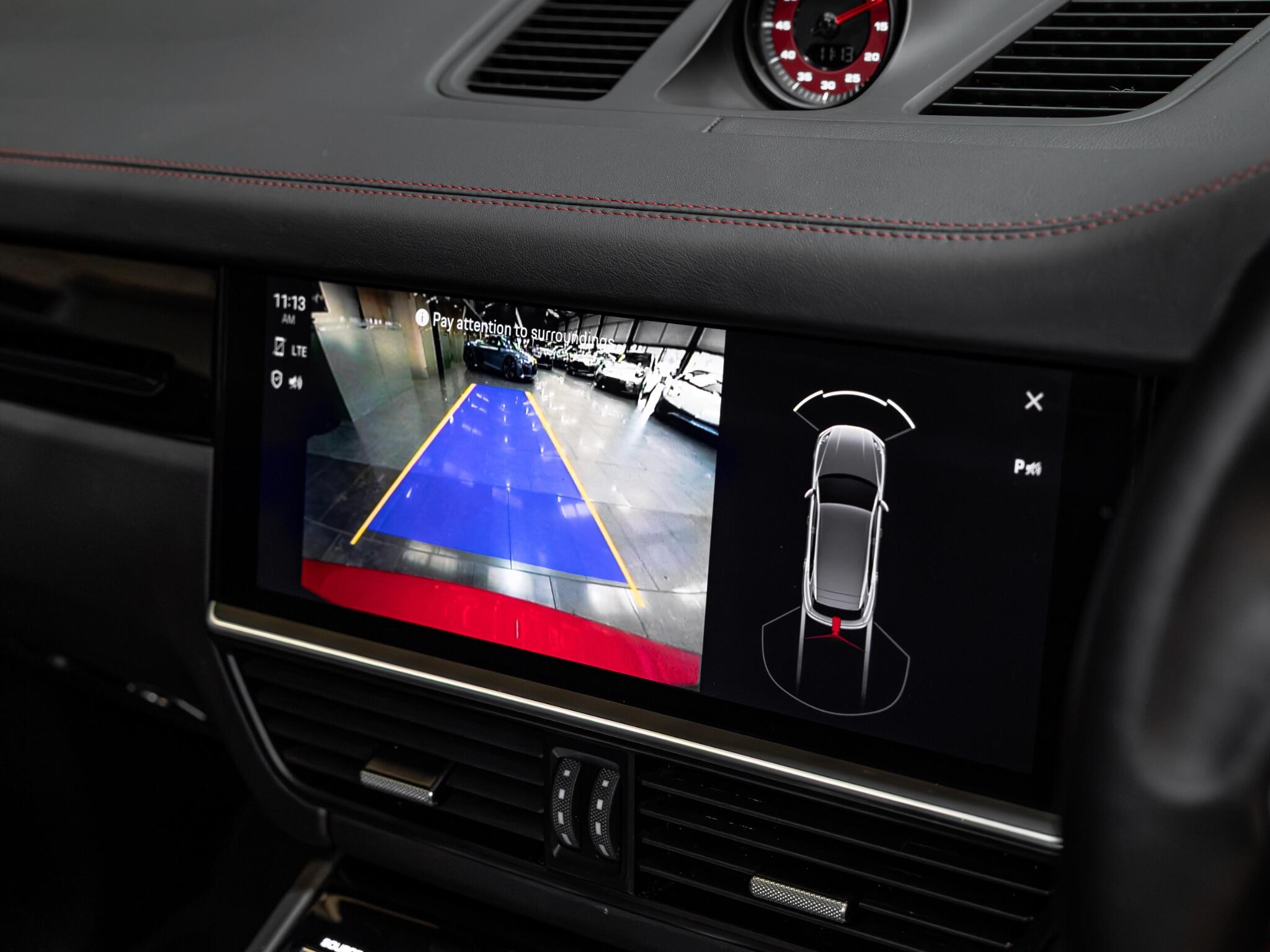Porsche Cayenne view 19