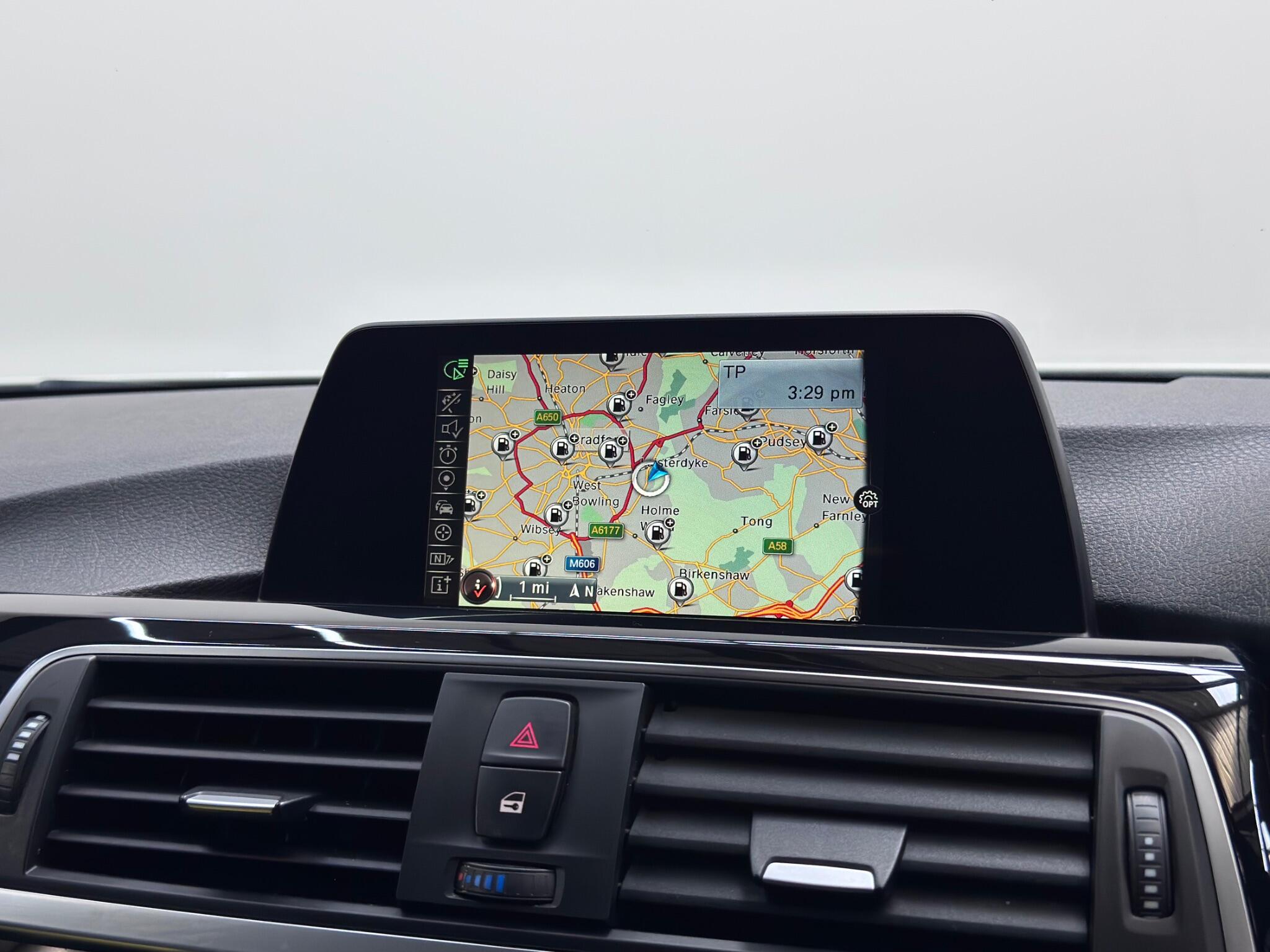 BMW 3 Series view 9