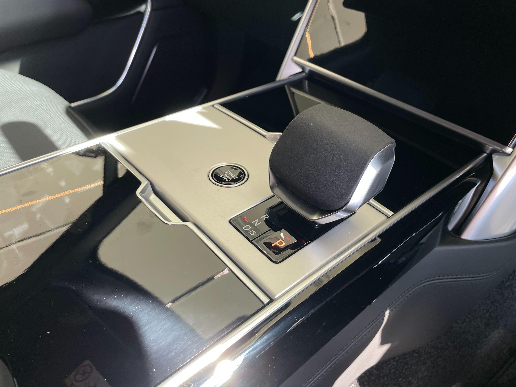 Land Rover Range Rover view 8