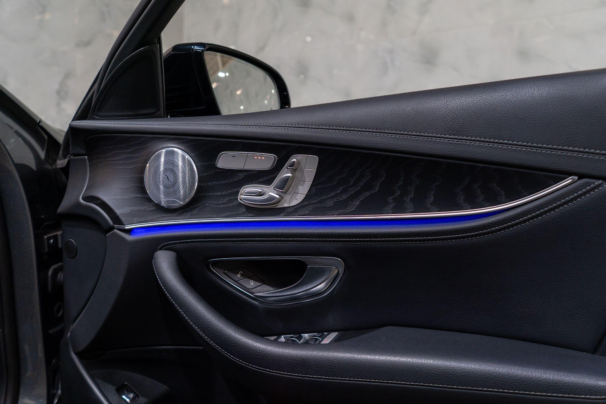 Mercedes-Benz E-Class view 34