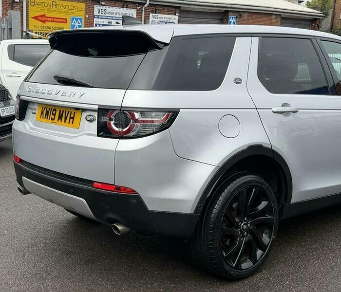 Land Rover Discovery Sport view 17