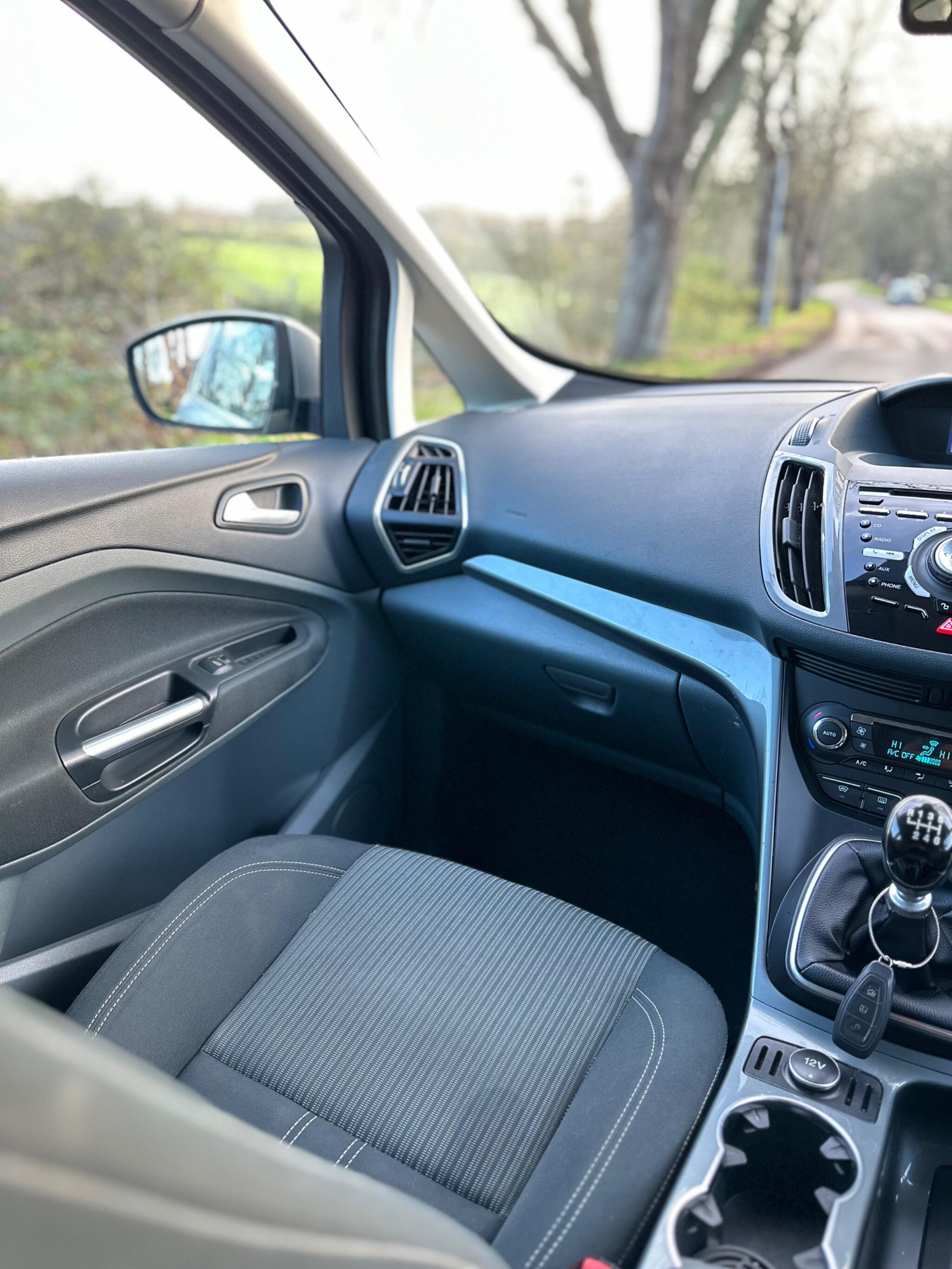 2013 Ford C-Max 1.6 TDCi Titanium Euro 5 5dr • 109,000 miles image 28