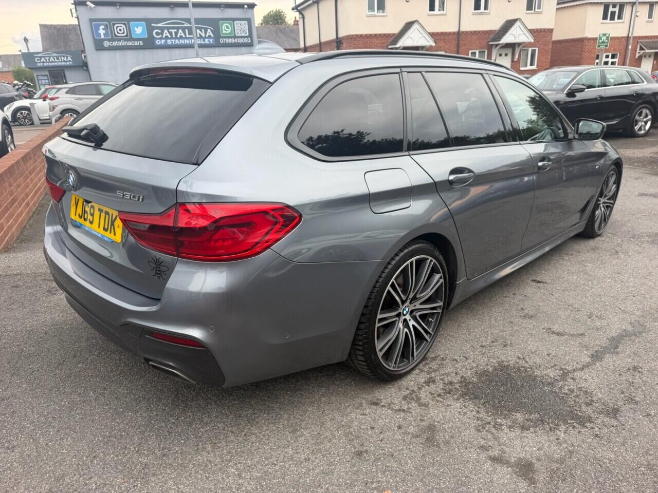 BMW 5 Series view 8