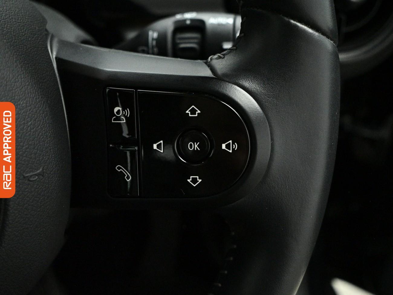 Mini Hatch view 26