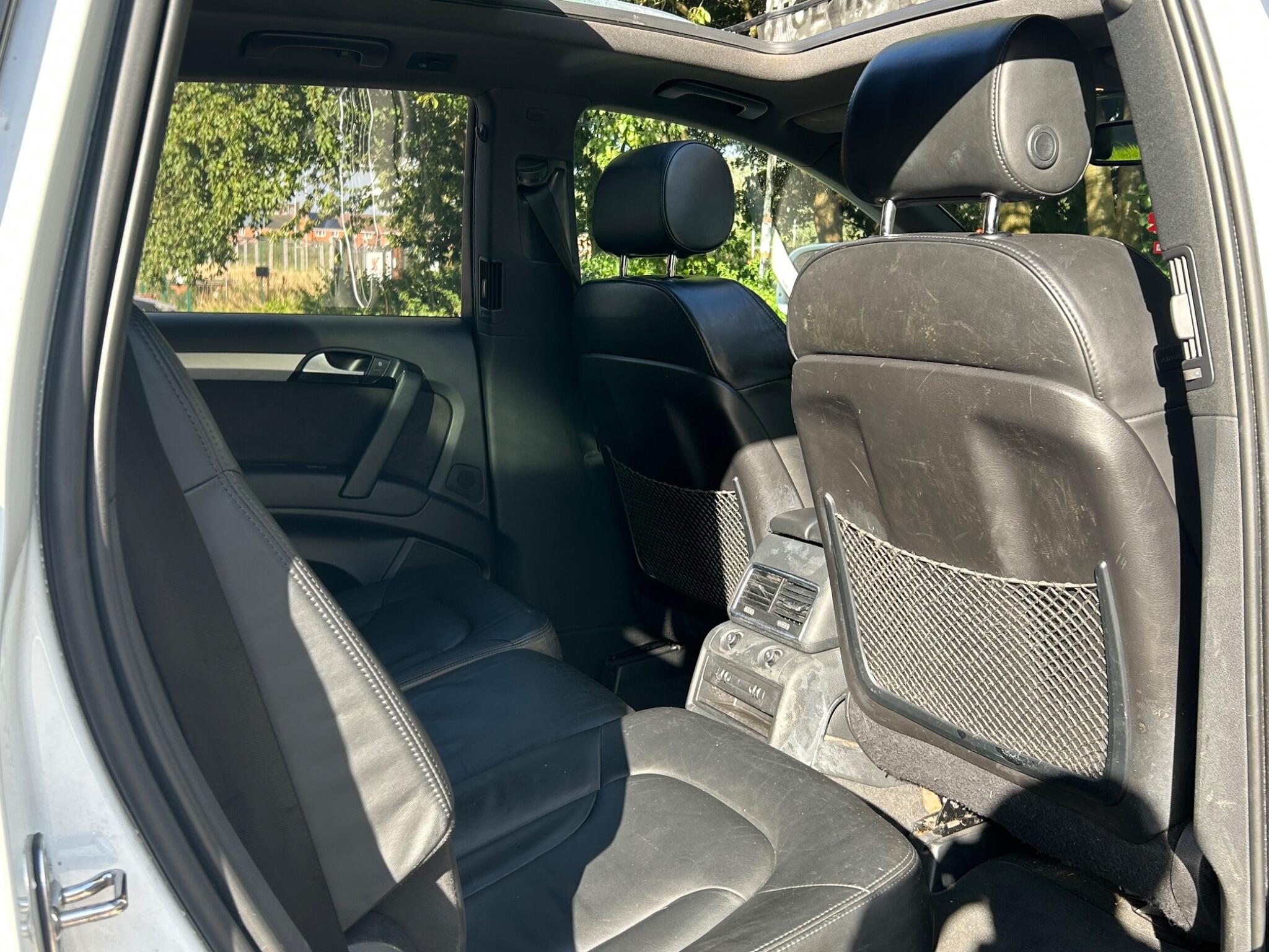 Audi Q7 view 32