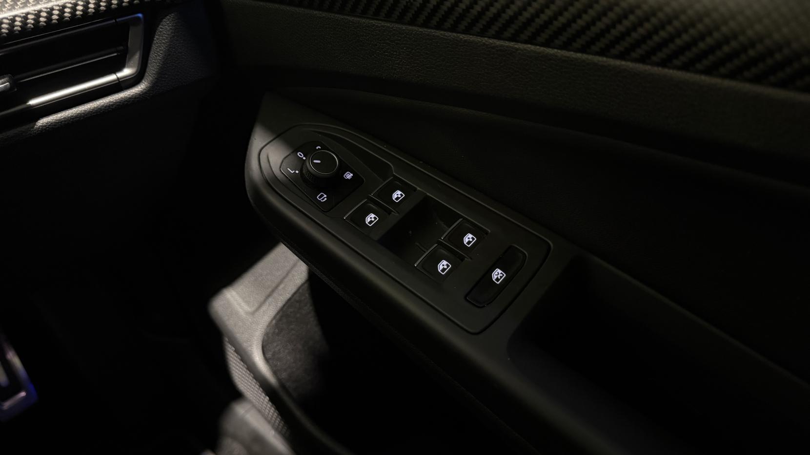 Volkswagen Golf view 26