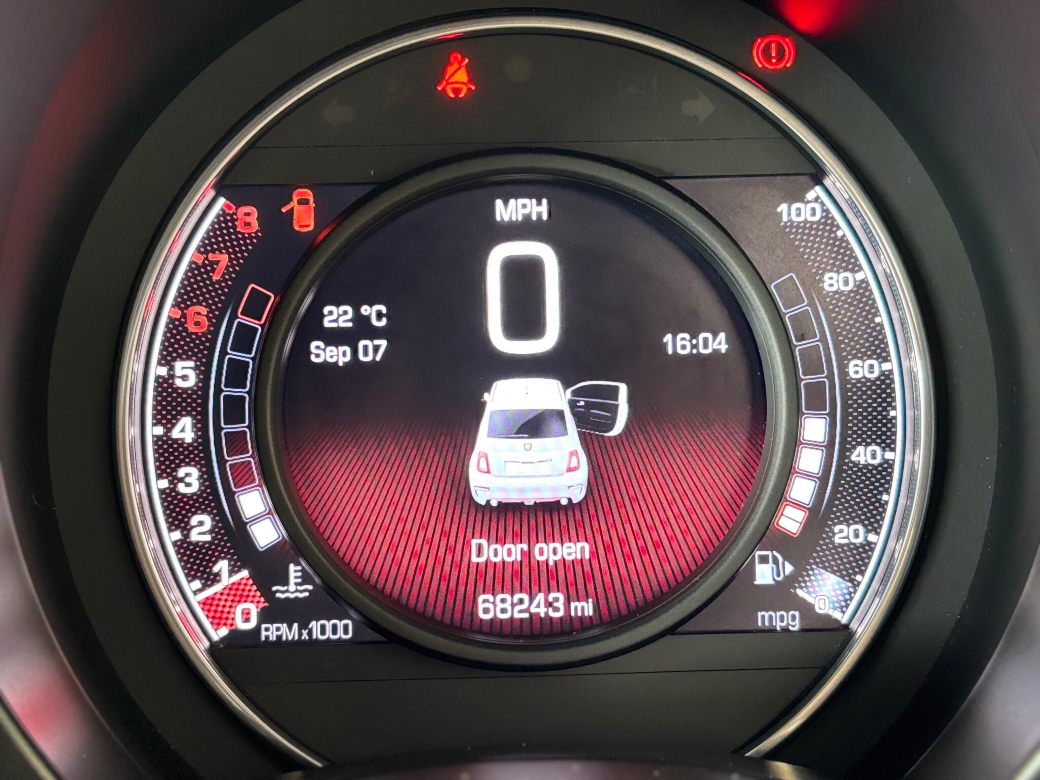 Abarth 595 view 22