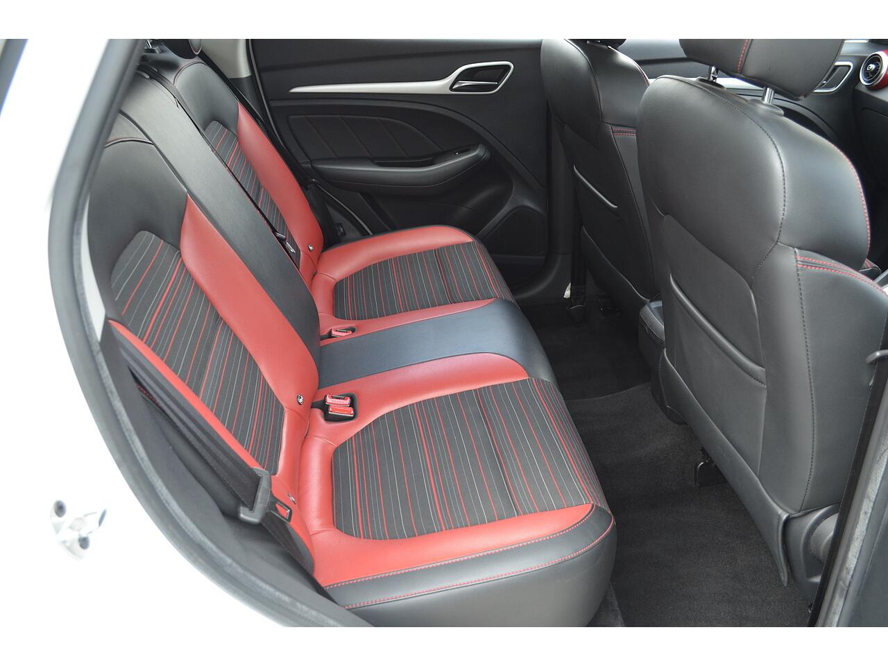 MG ZS view 23