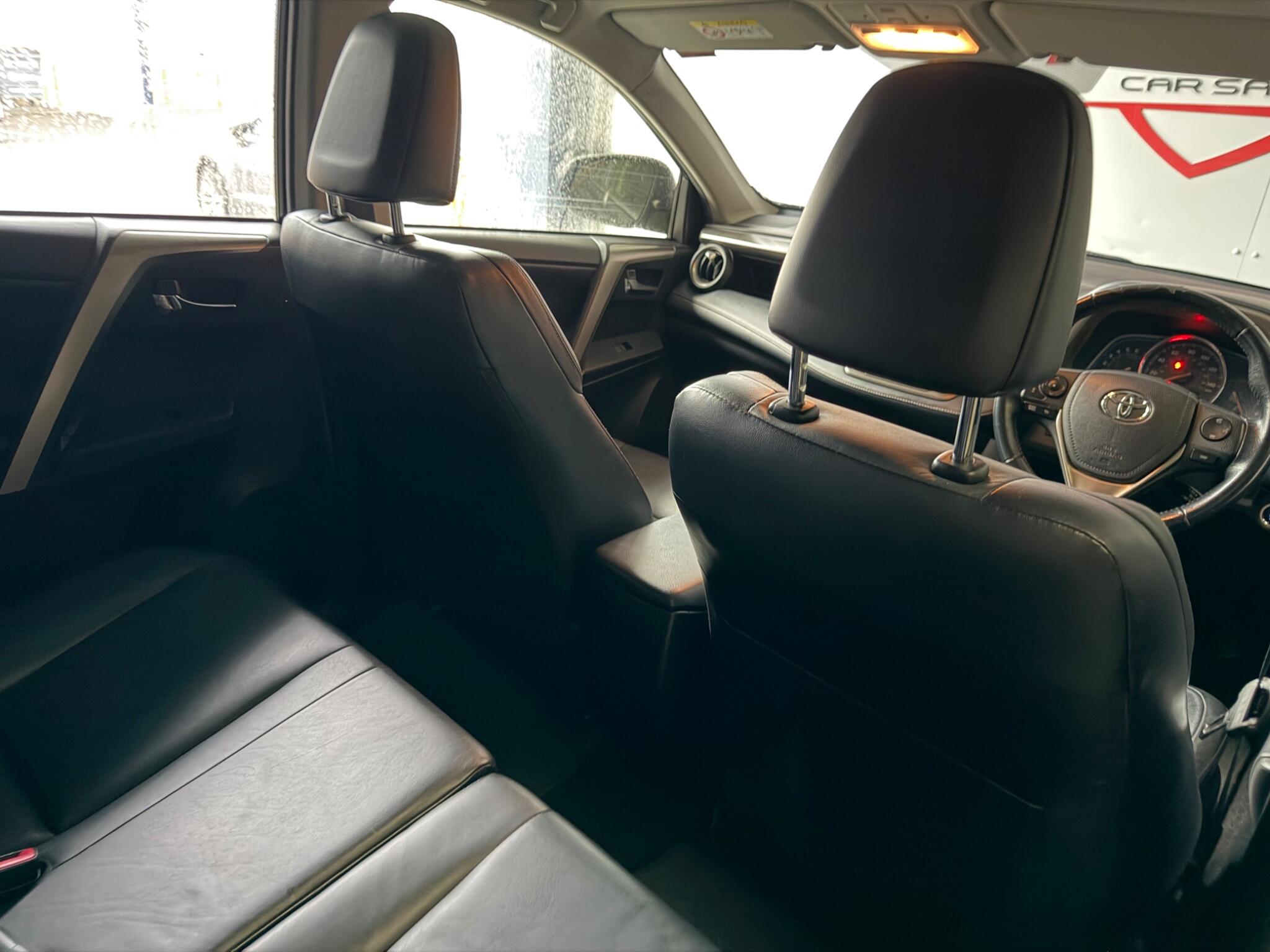 Toyota RAV4 view 12
