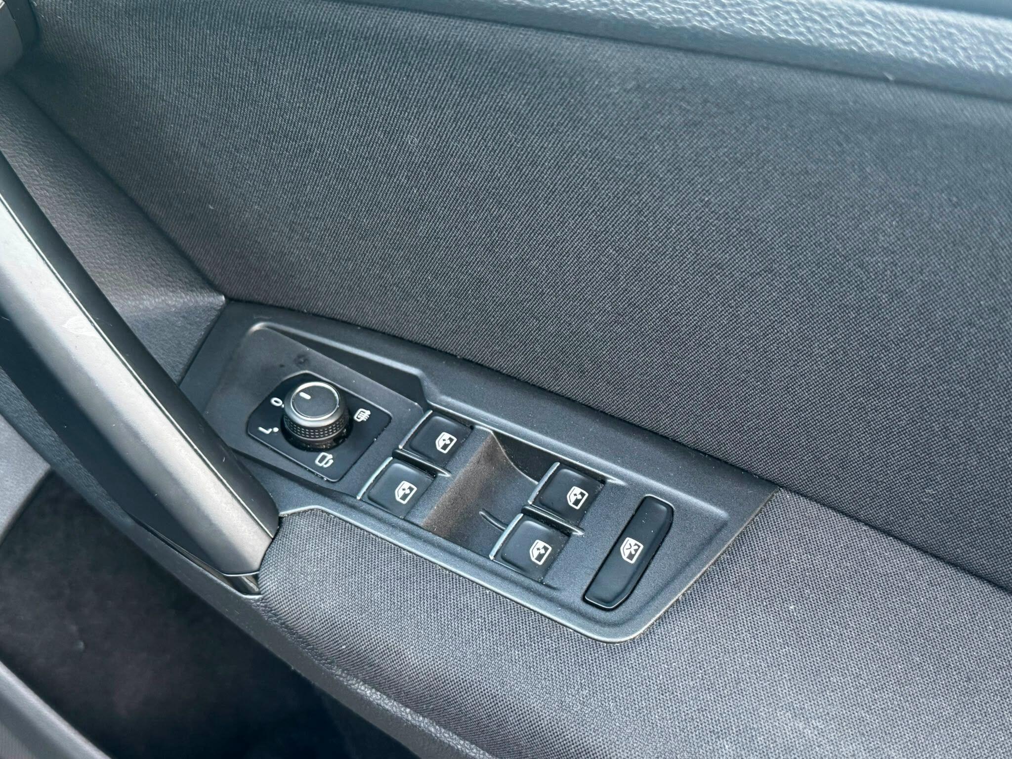 Volkswagen Tiguan view 23