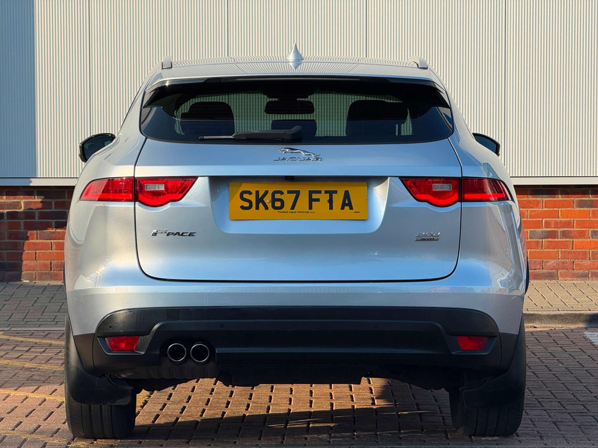 Jaguar F-Pace view 8