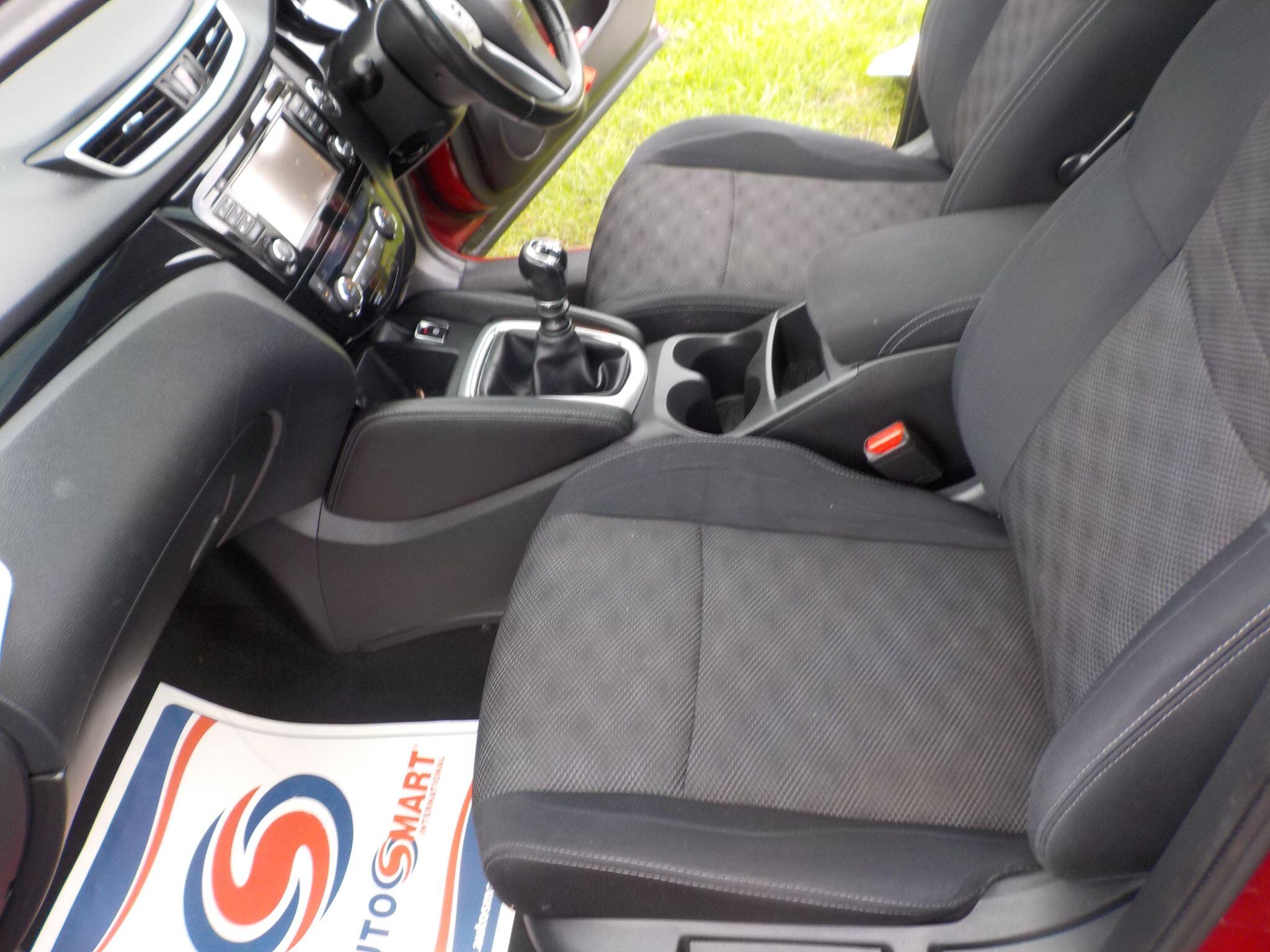 Nissan Qashqai 1.5 dCi n-tec+ 2WD Euro 5 (s/s) 5dr