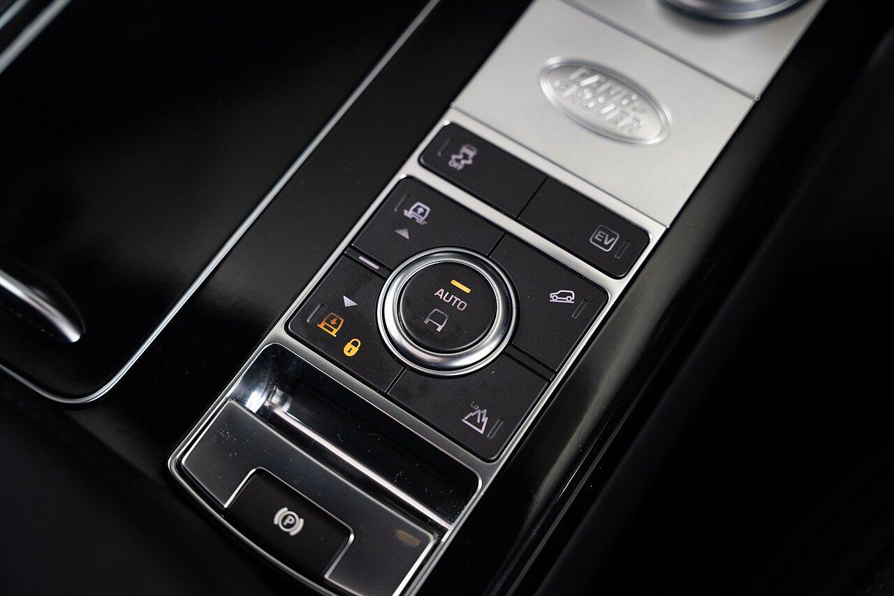 Land Rover Range Rover view 31