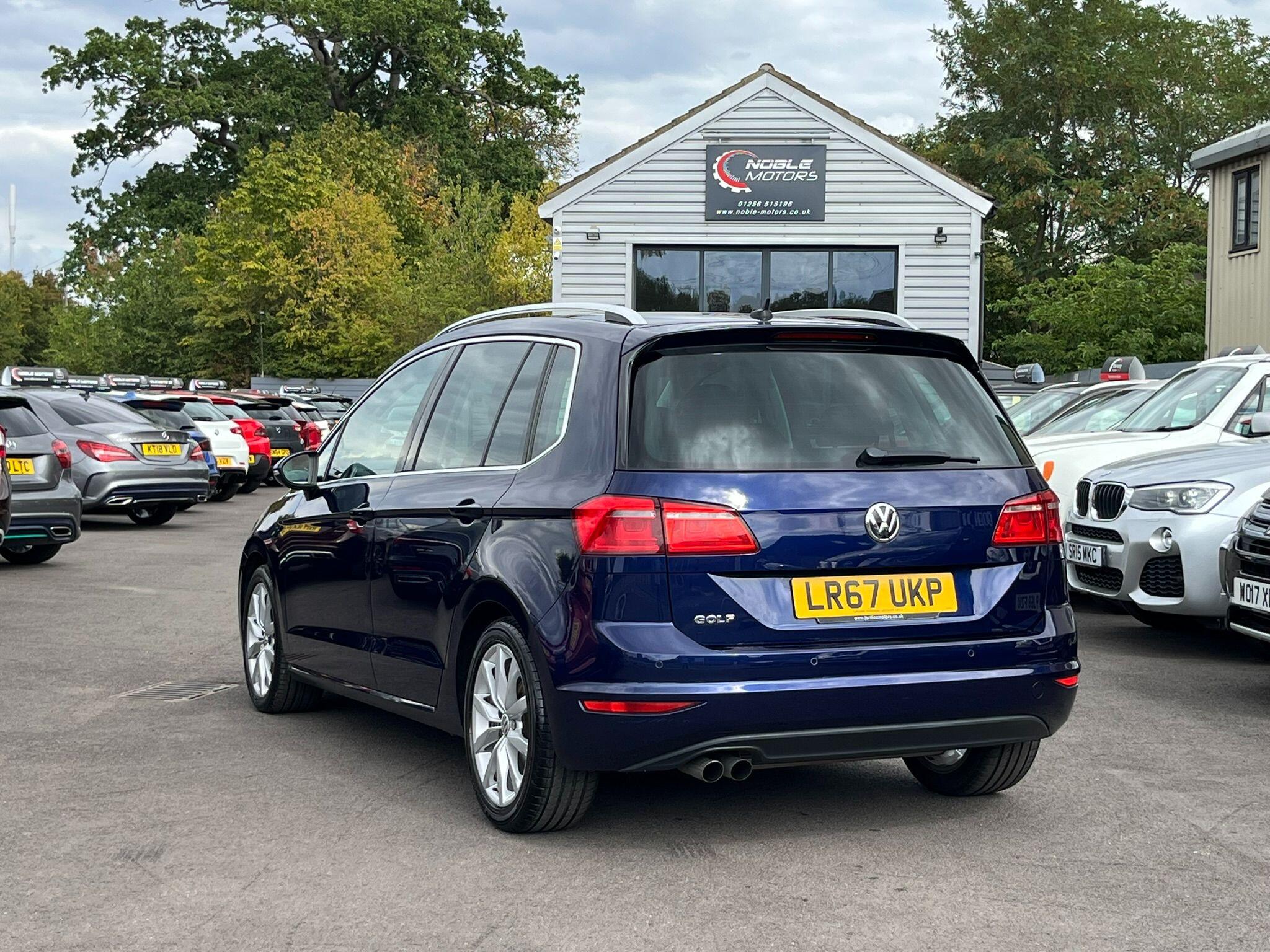 Volkswagen Golf SV view 5