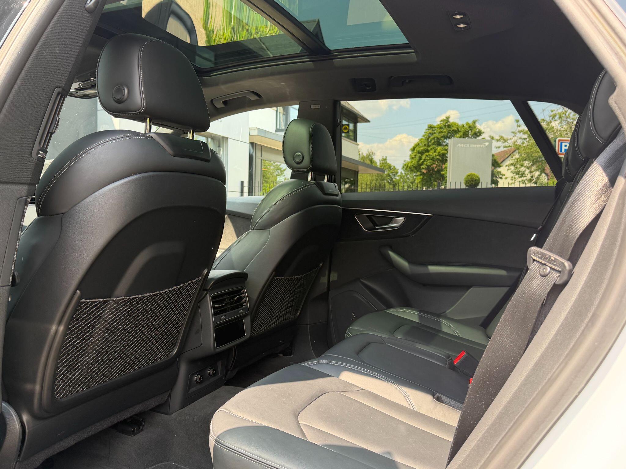 Audi Audi Q8 view 16
