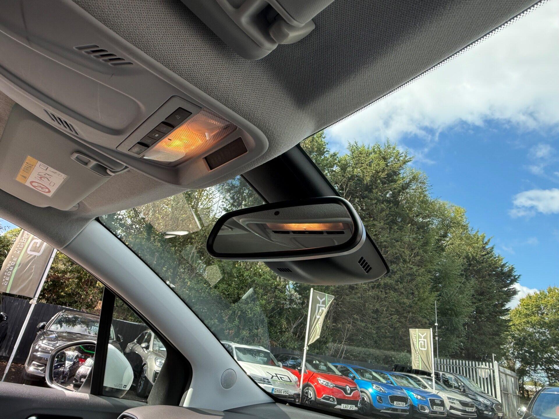 Vauxhall Crossland X view 50