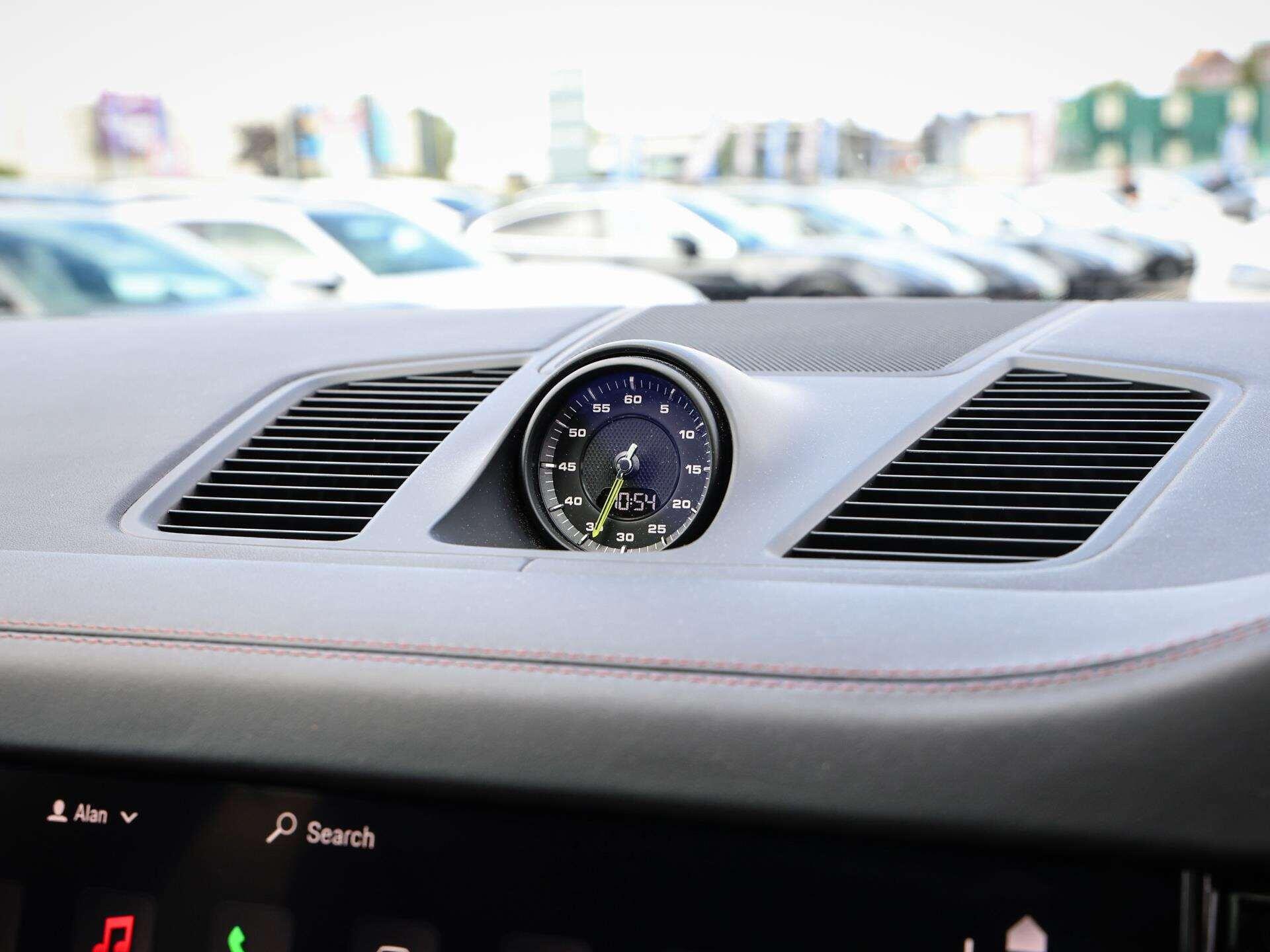 Porsche Cayenne view 22