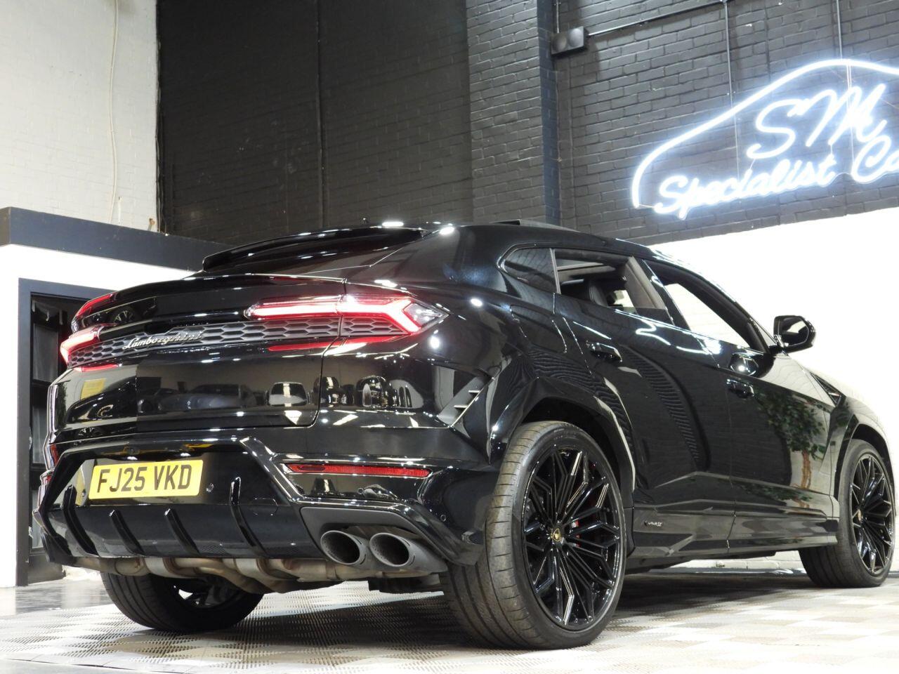 Lamborghini Urus view 12