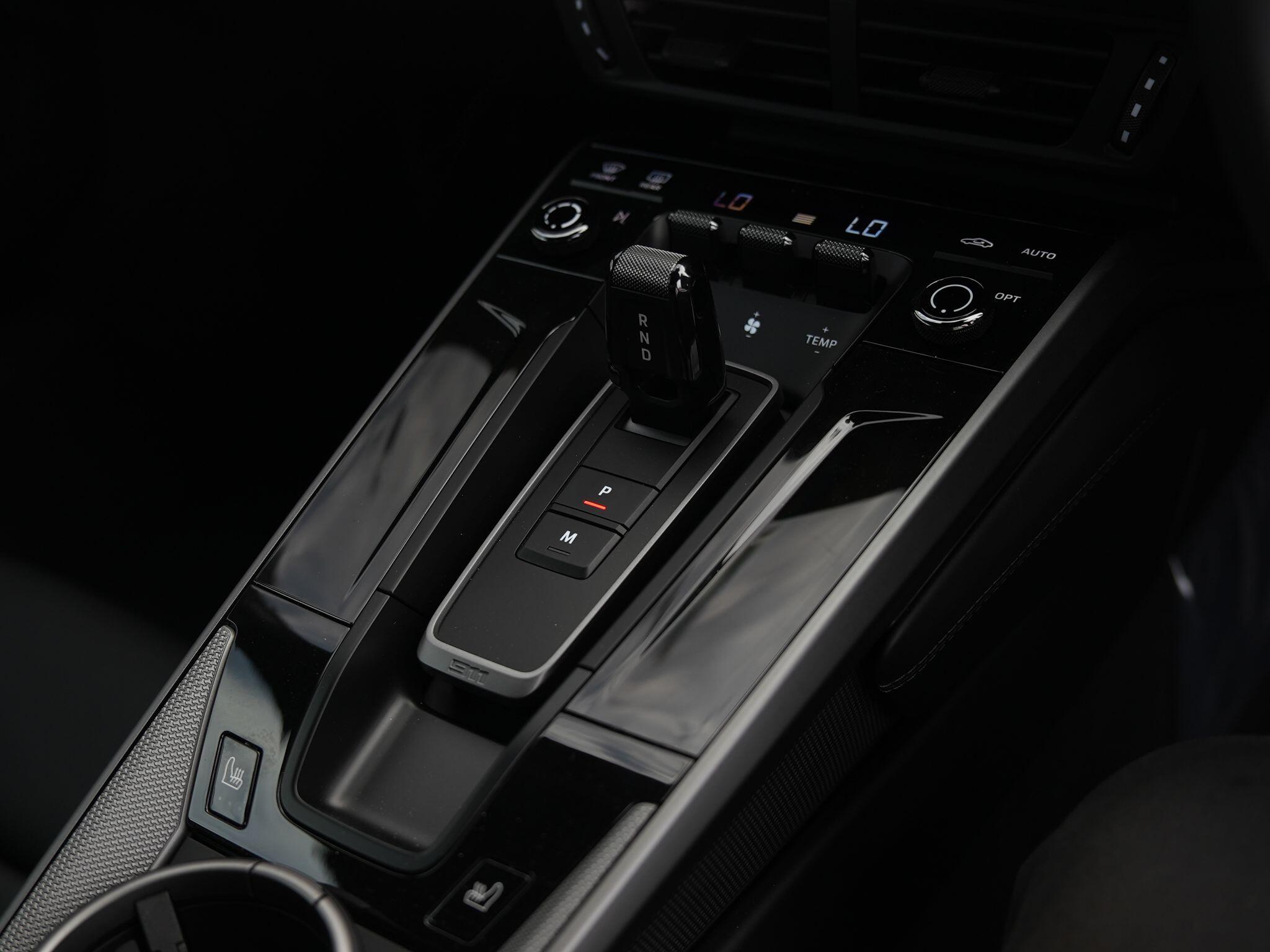 Porsche 911 view 28