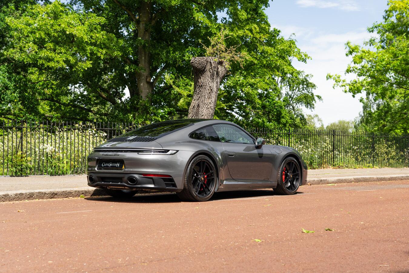 Porsche 911 view 4