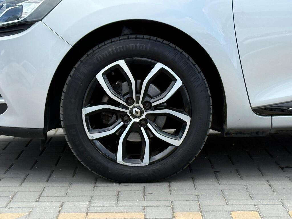 Renault Clio view 14