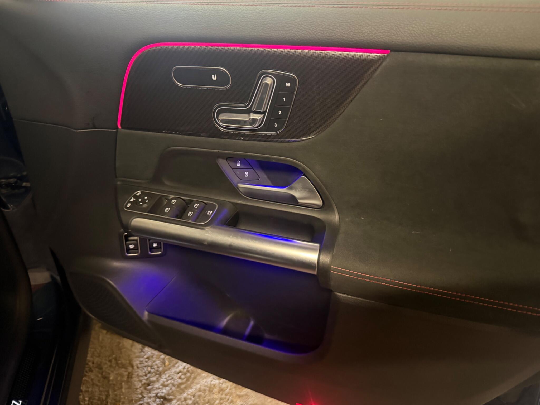 Mercedes-Benz GLA view 14