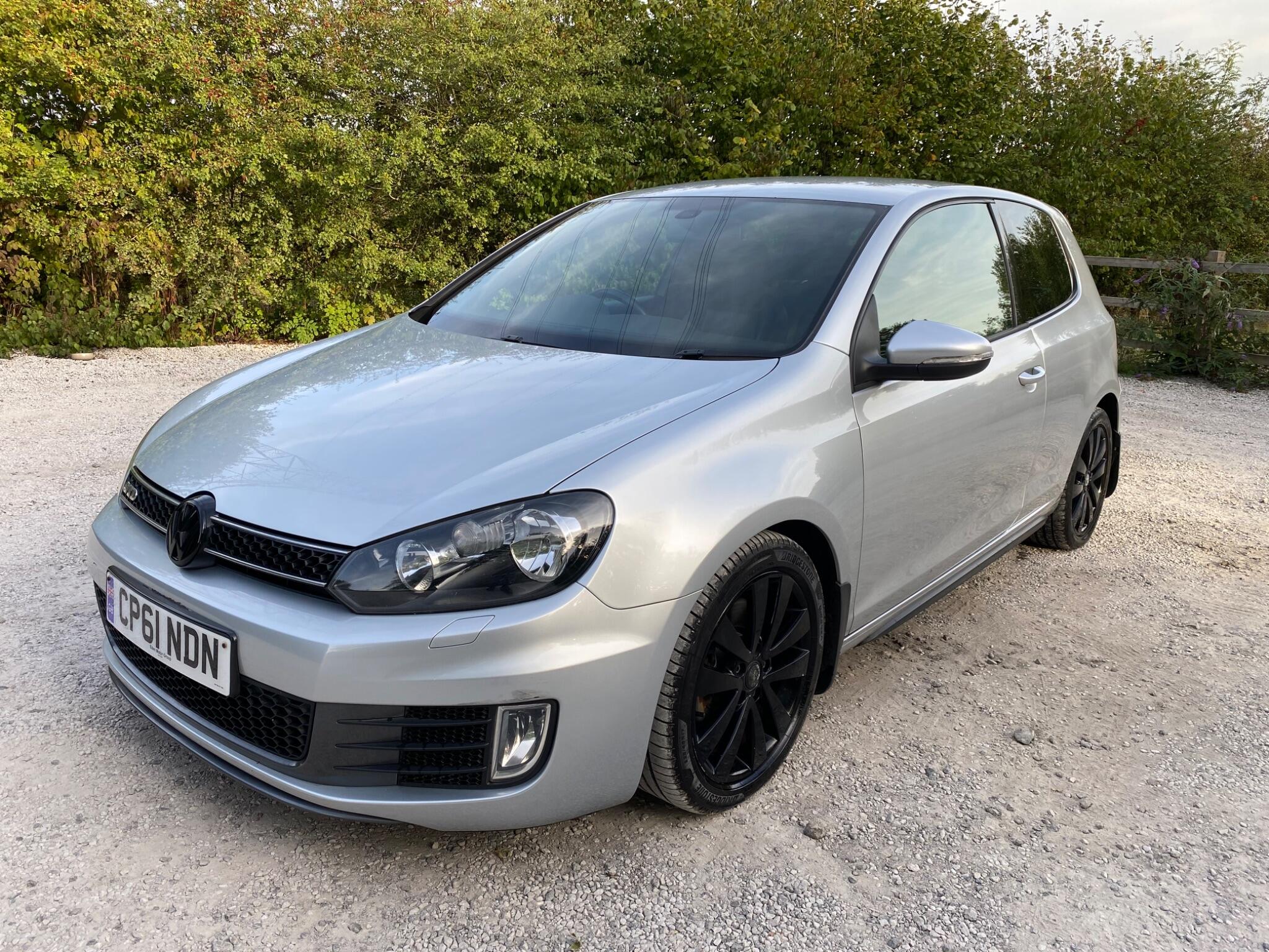 Volkswagen Golf view 3