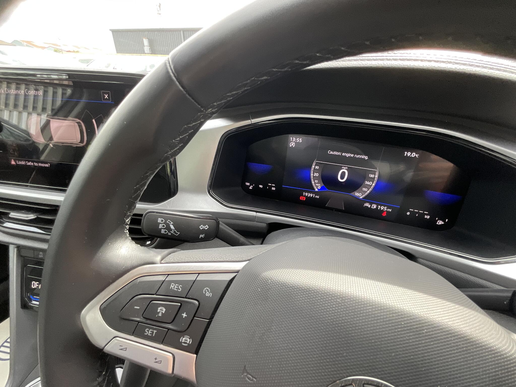 Volkswagen T-Roc view 22