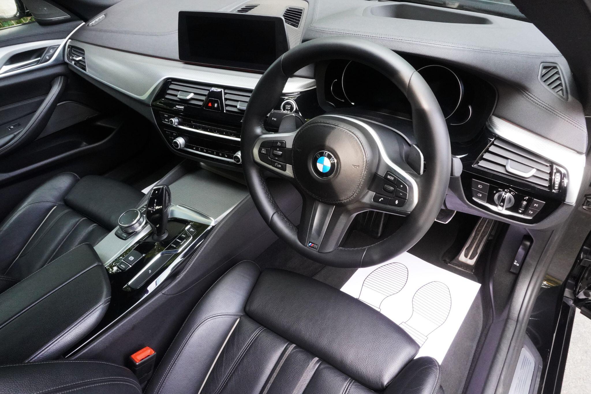 BMW 5 Series view 15