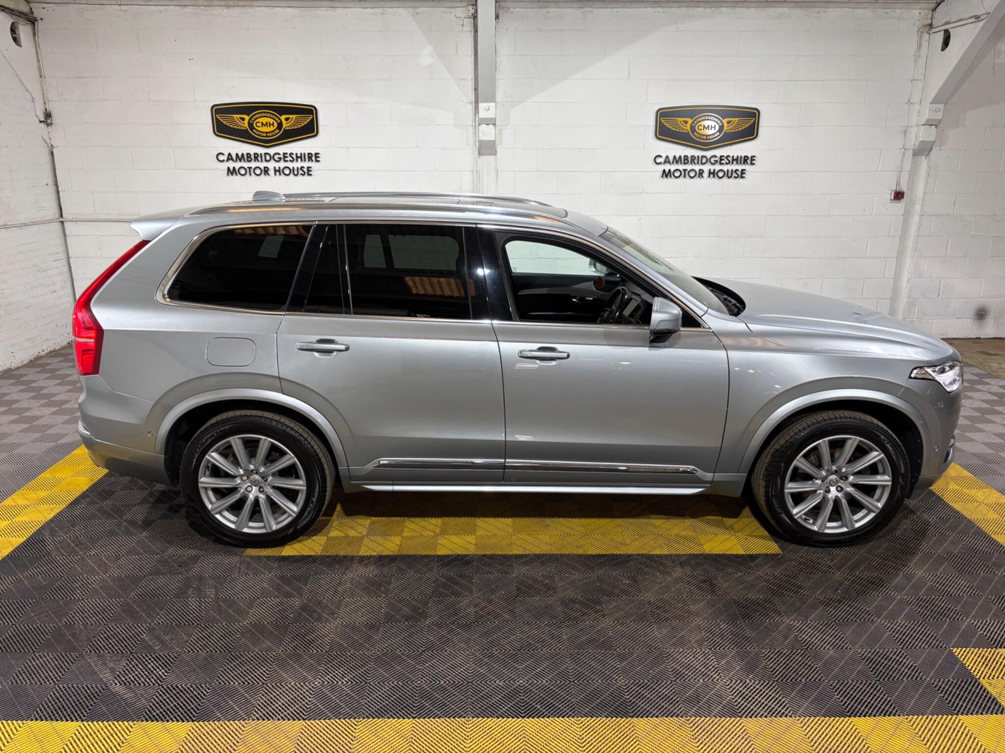Volvo XC90 view 15