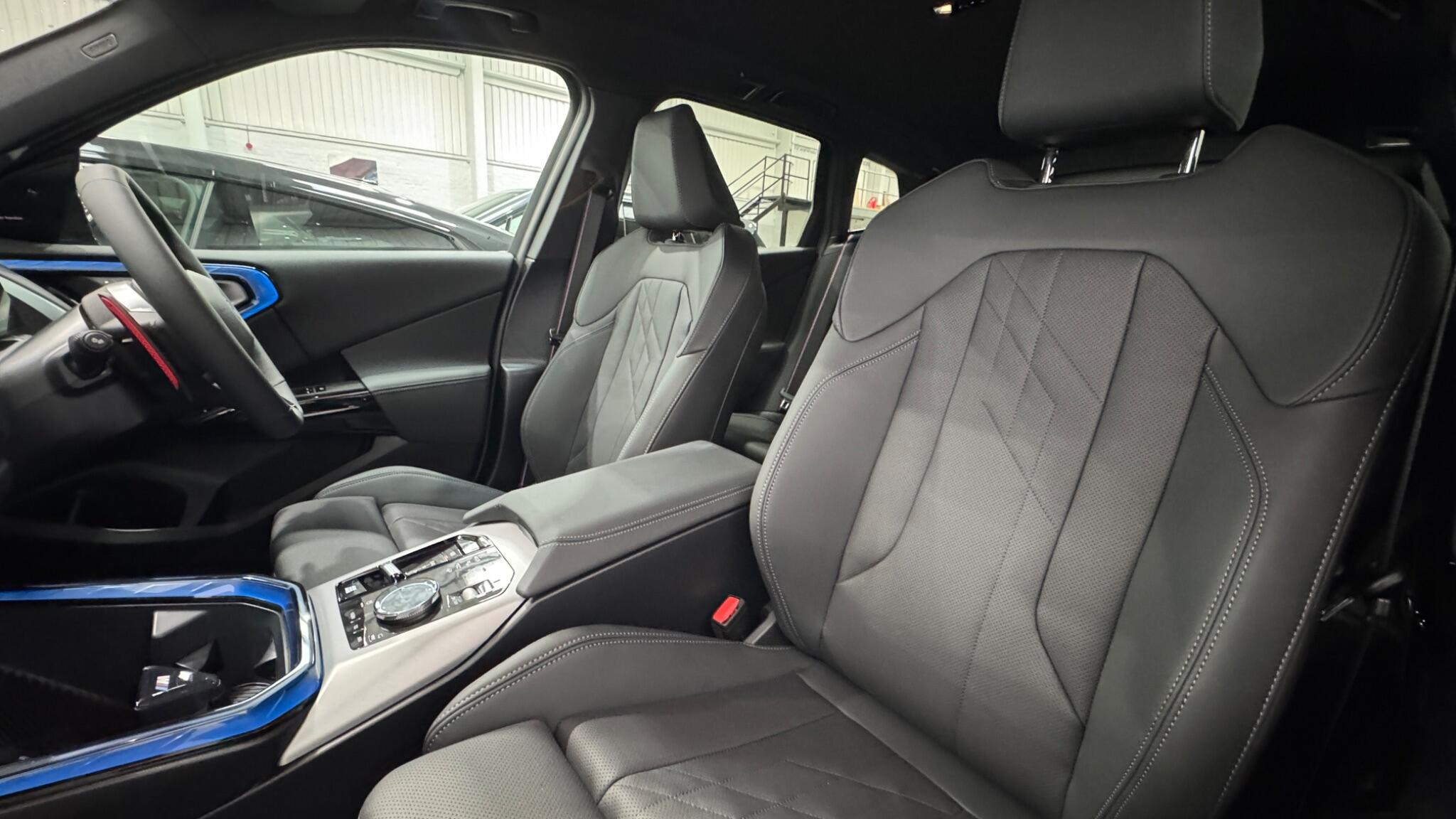 BMW X3 view 34