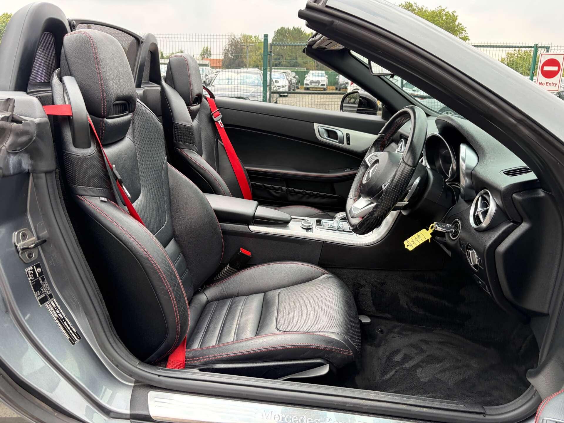 Mercedes-Benz SLC view 31