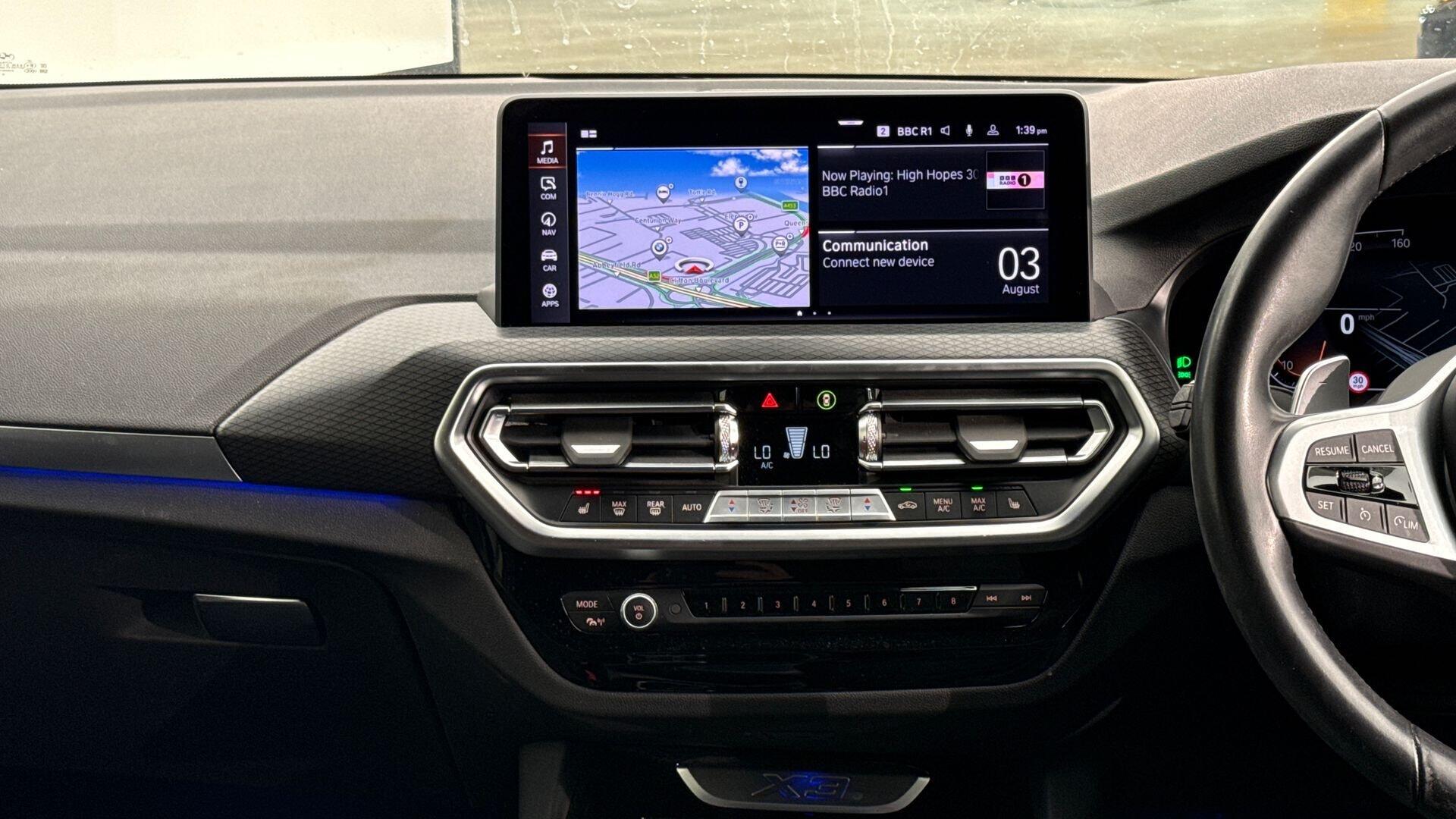 BMW X3 view 8