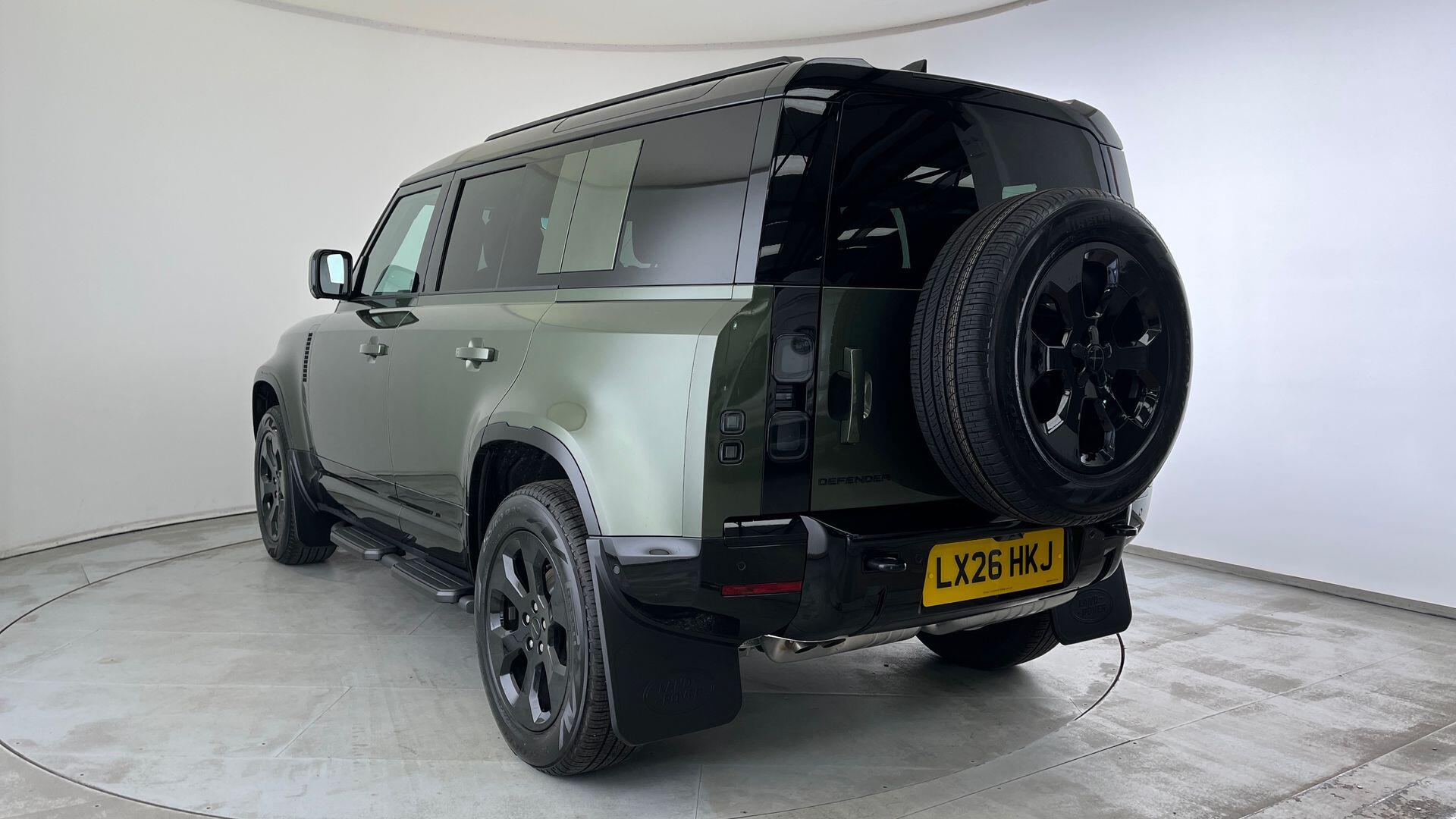 Land Rover Defender view 33