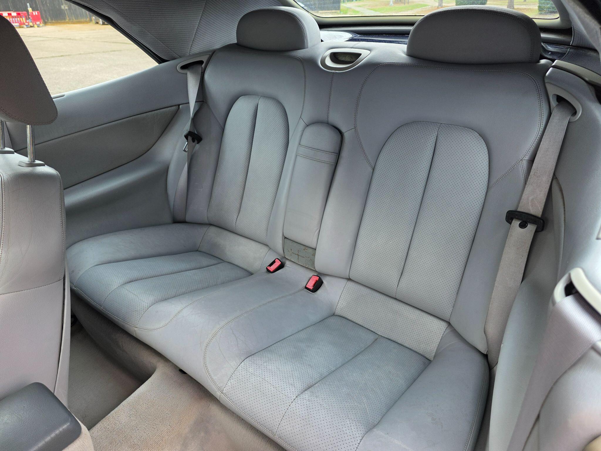 Mercedes-Benz CLK view 25
