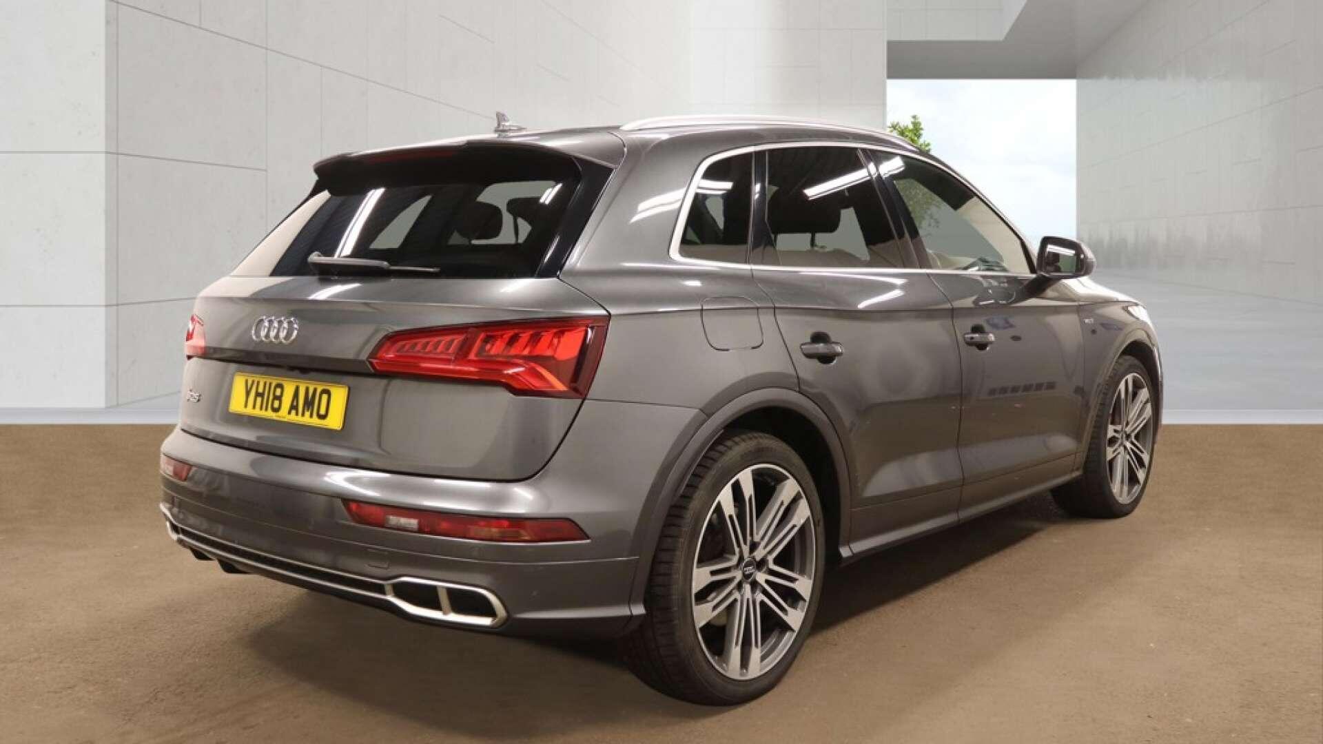 Audi SQ5 view 5