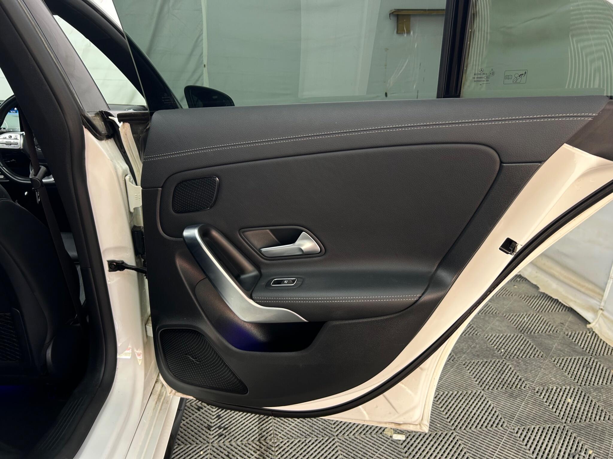 Mercedes-Benz Cla view 31