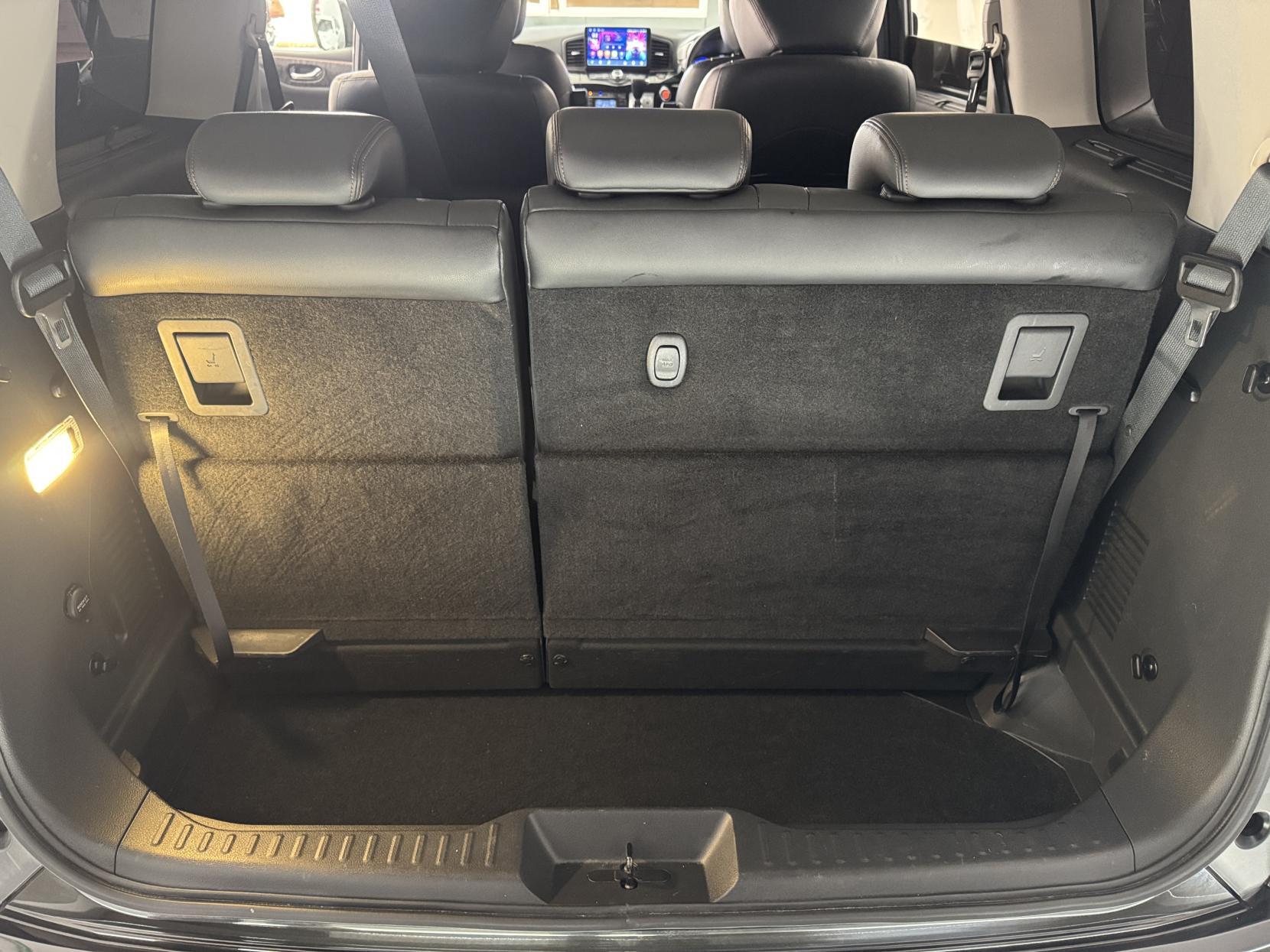 Nissan Elgrand view 72
