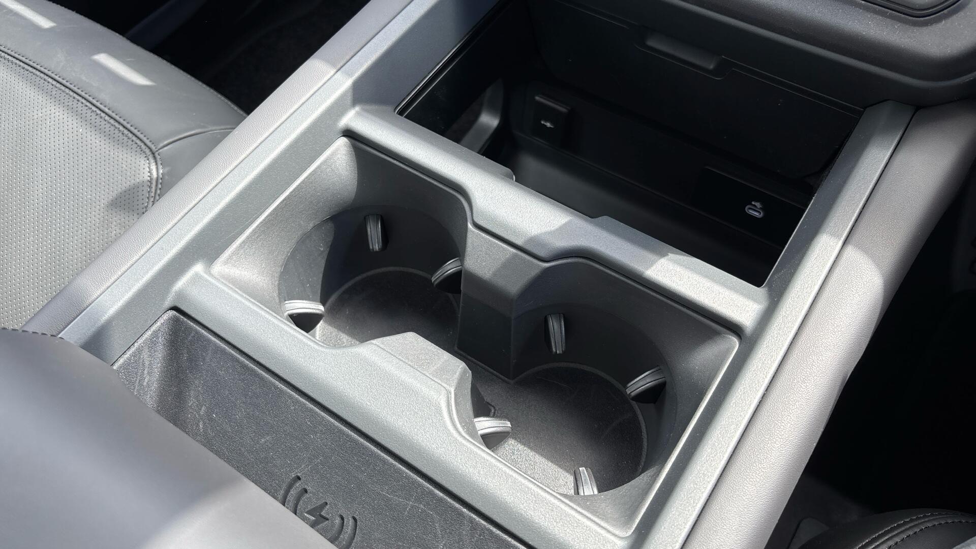 Land Rover Defender view 52