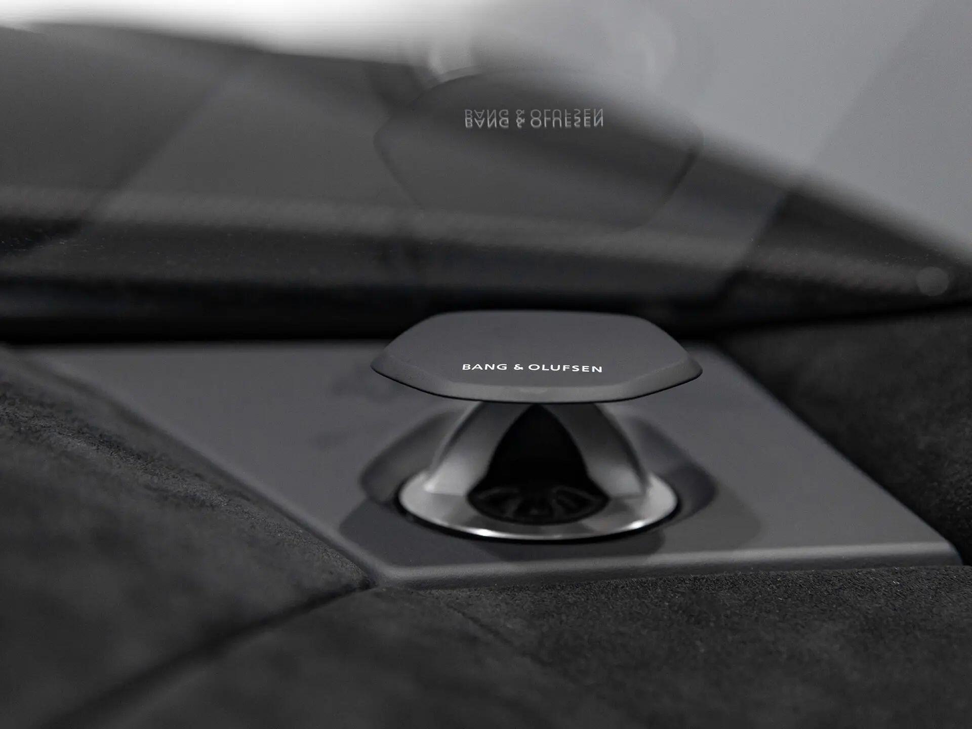 Lamborghini Urus view 20