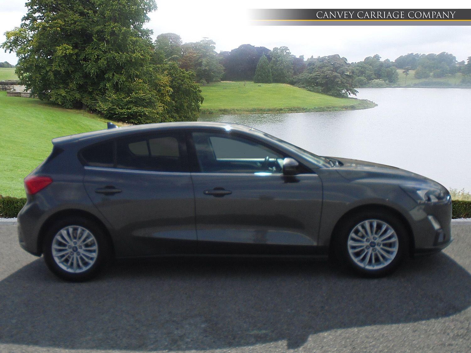 Ford Focus view 5