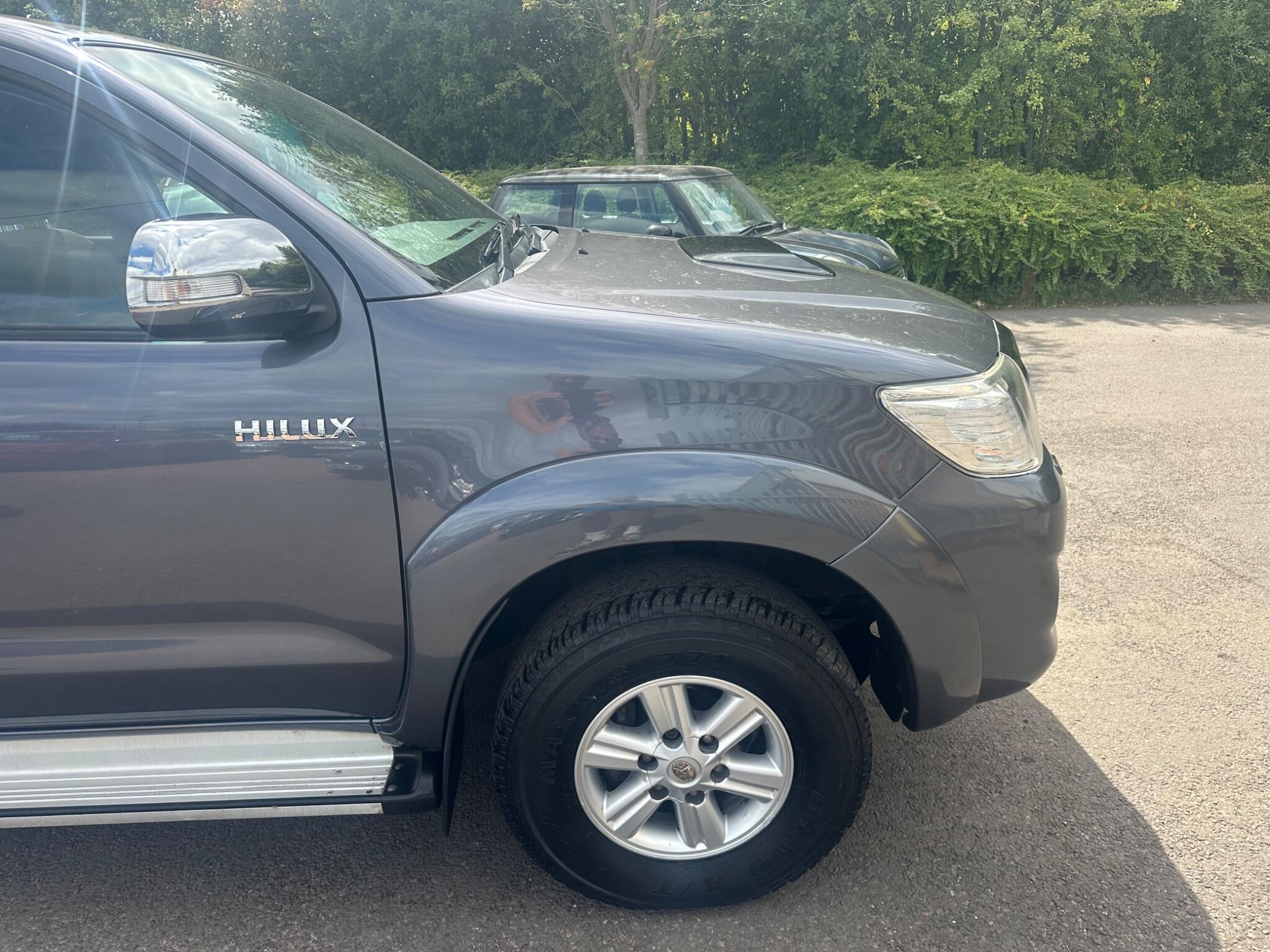 Toyota Hilux view 28