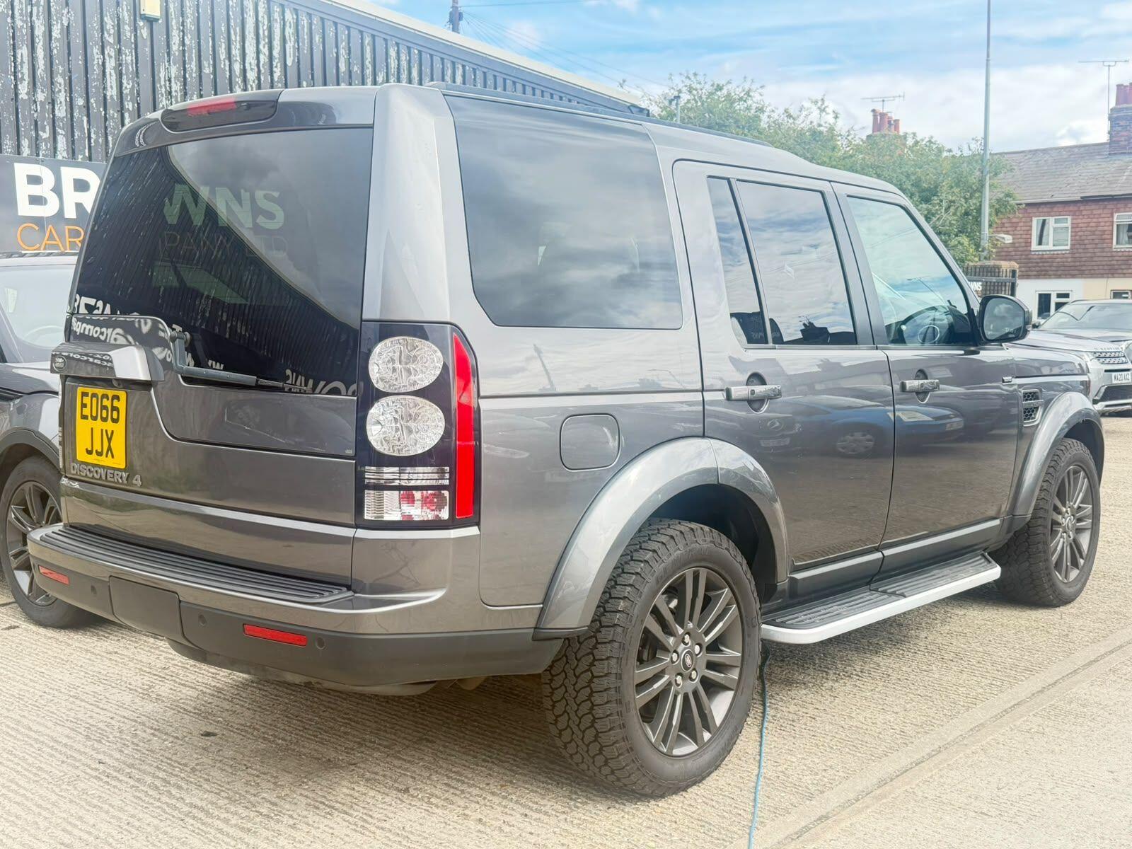 Land Rover Discovery view 8